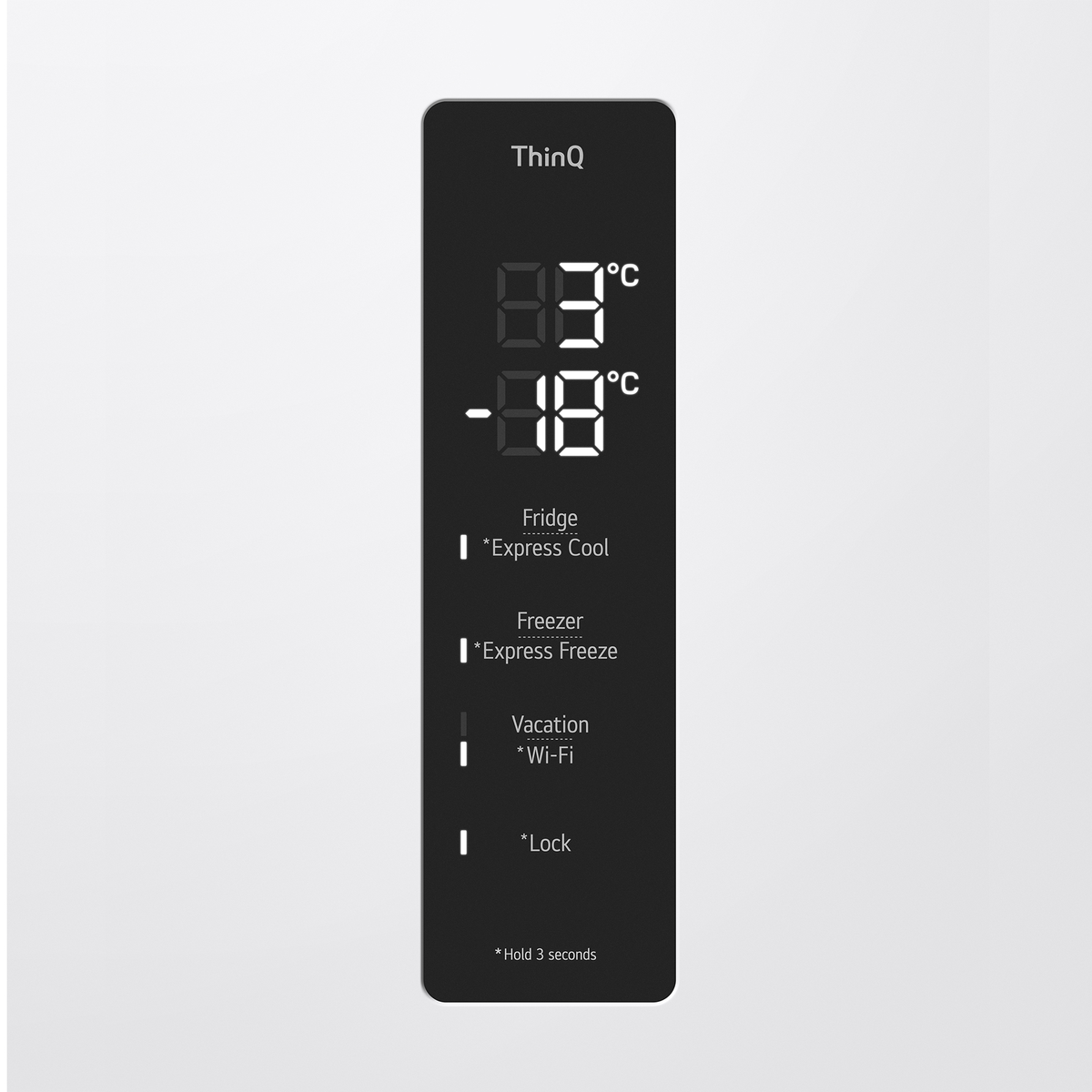 Wyświetlacz cyfrowy na białej lodówce LG. Pokazuje temperaturę i funkcje.