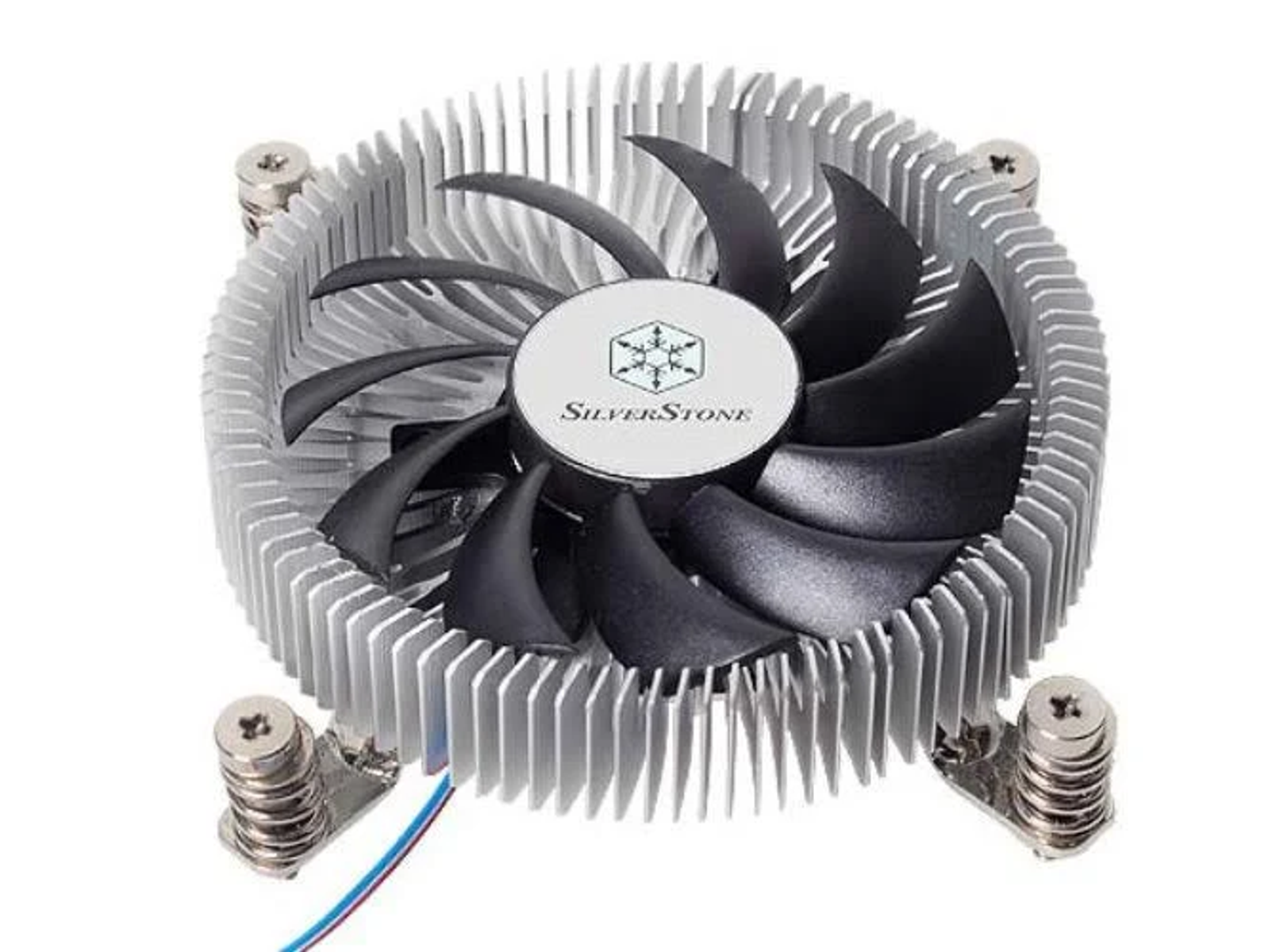 Un dissipatore CPU Silverstone argentato con pale nere e un design circolare.