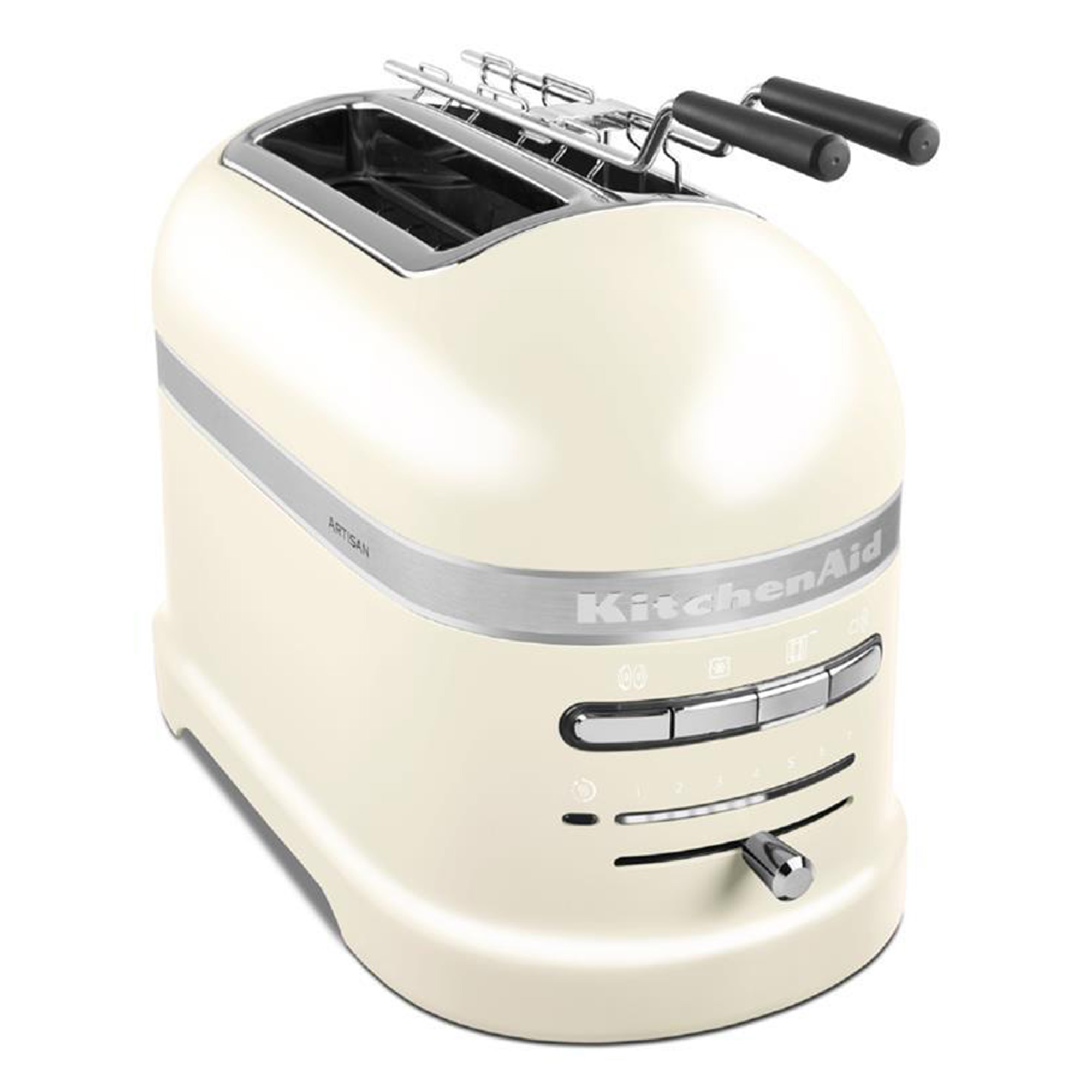 Ein cremefarbener KitchenAid Toaster mit silbernen Akzenten, in einem Winkel vor weißem Hintergrund betrachtet.