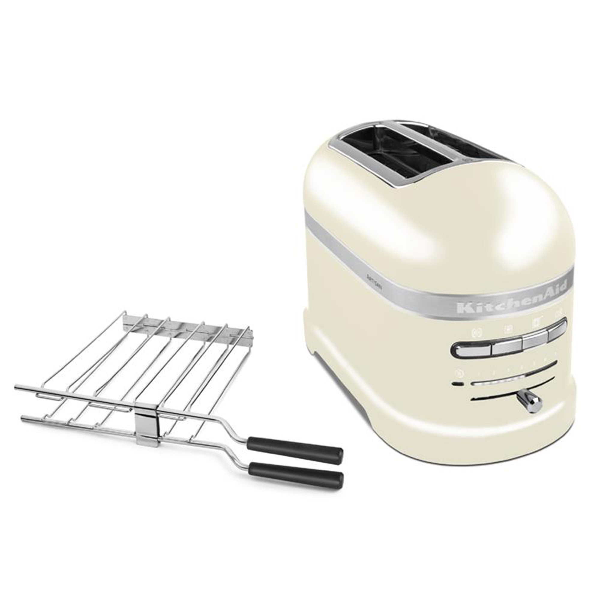 Cremefarbener KitchenAid Toaster mit Drahtgestell. Weißer Hintergrund.