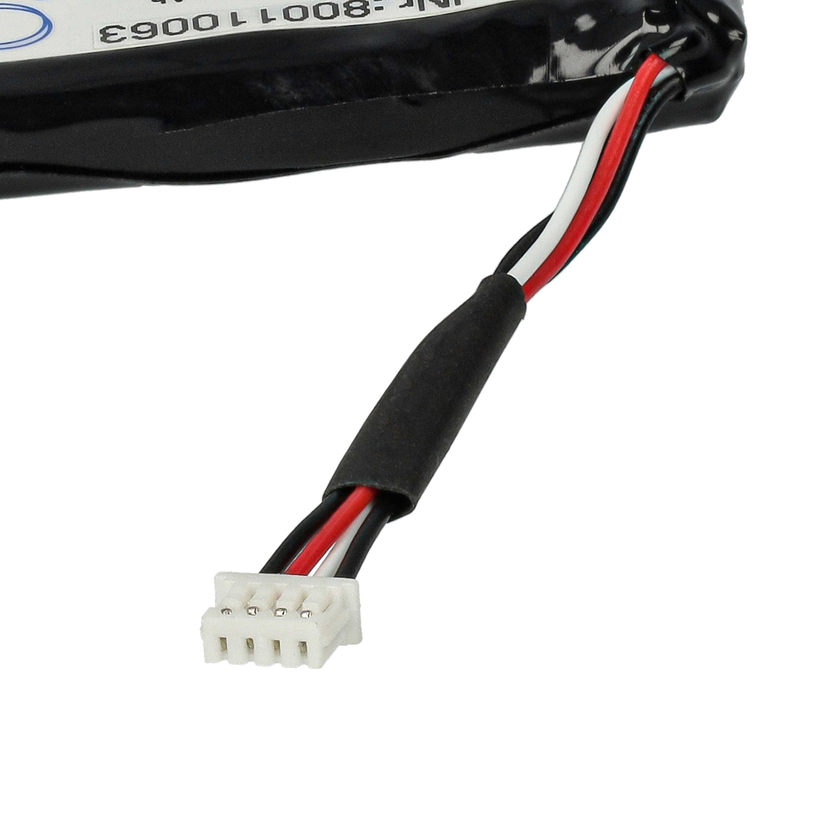 Nahaufnahme eines Akkus mit roten, weißen und schwarzen Drähten, die mit einem weißen Stecker verbunden sind.