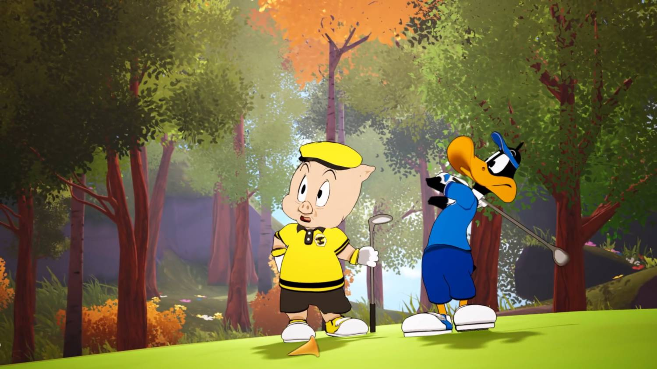 Porky Pig y el Pato Lucas jugando al golf en un bosque de dibujos animados con árboles y hierba verde.