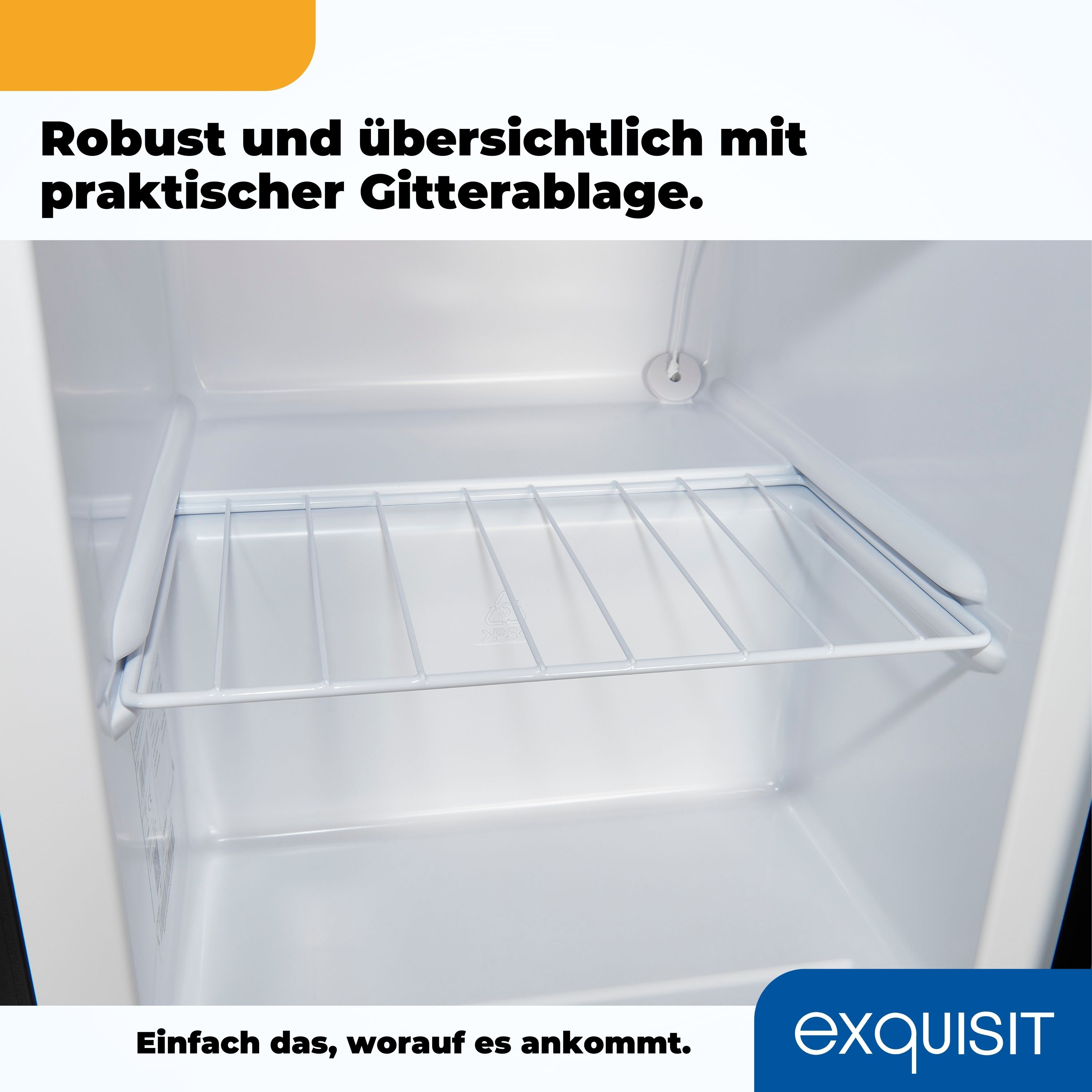 Weißes Inneres eines kleinen Kühlschranks. Weißes Drahtregal. Schwarzer Hintergrund.
