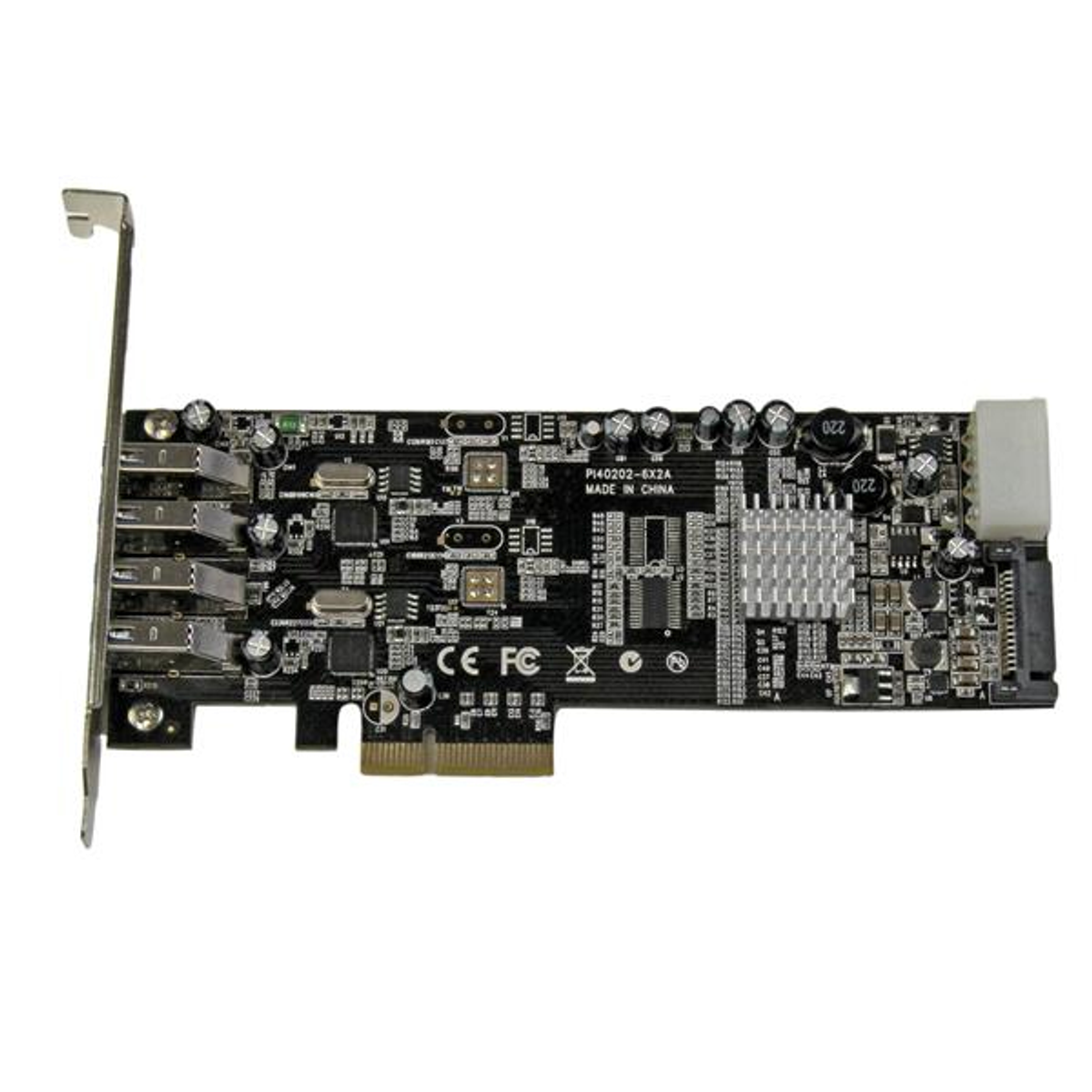 Eine Leiterplatte mit mehreren USB-Anschlüssen und anderen Komponenten.