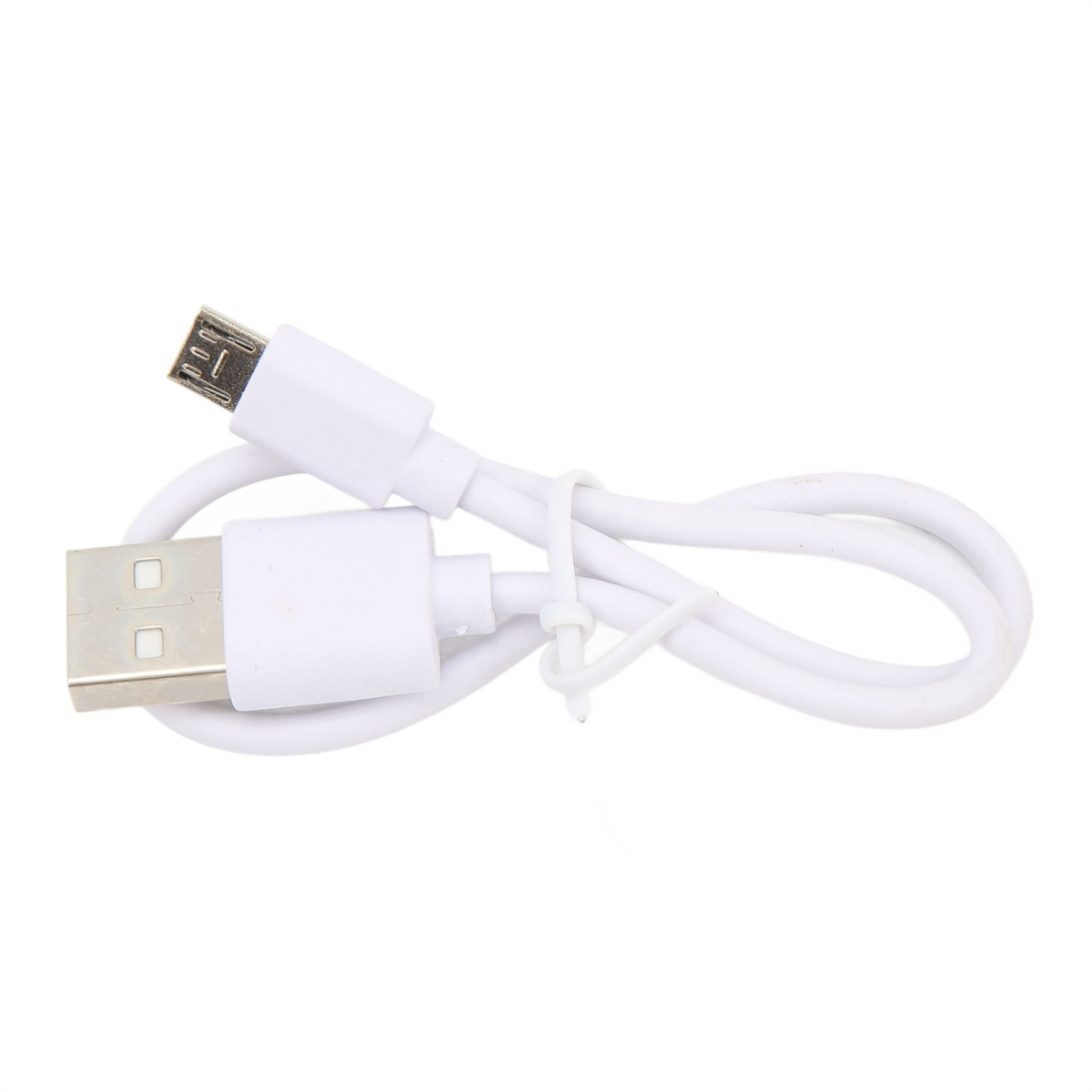 Ein weißes USB-Ladekabel. Ein Ende ist USB, das andere Micro-USB.