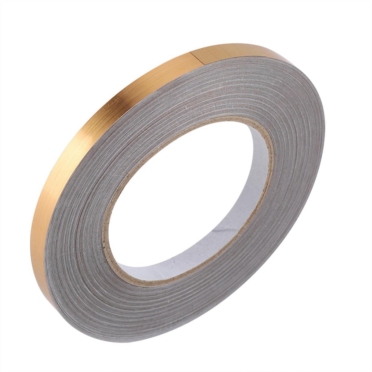 Rolle metallisches Goldband. Auf weißem Hintergrund.