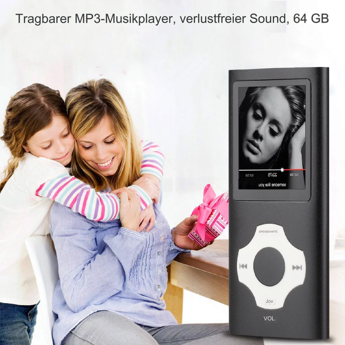 Eine Frau und zwei Mädchen halten einen schwarzen MP3-Player mit einem Bildschirm, der das Gesicht einer Frau zeigt.