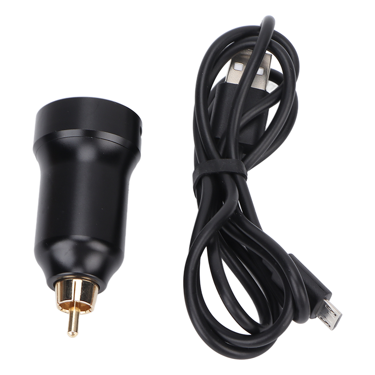Ein schwarzes Ladekabel und ein schwarzer Tattoo-Pen-Adapter mit Goldanschluss.