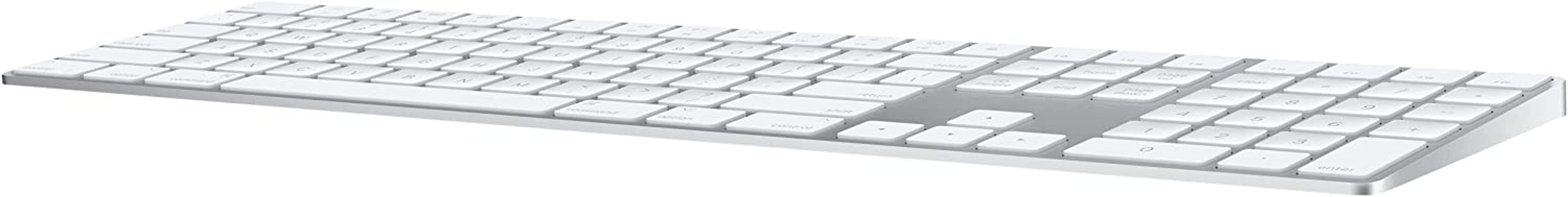 Weiße Tastatur mit Nummernblock. Viele Tasten. Aus einem Winkel betrachtet.