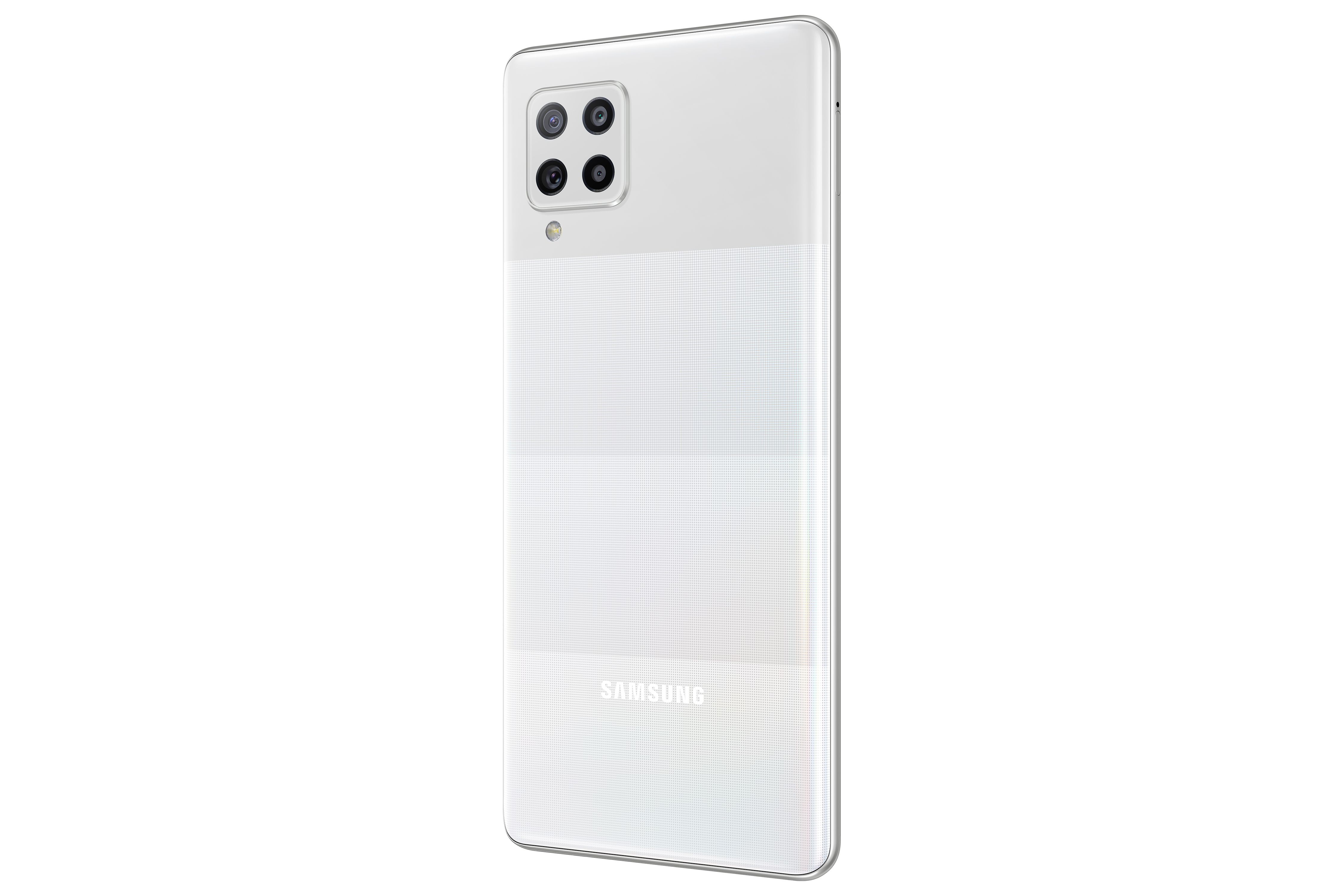 Teléfono Samsung blanco con cuatro cámaras. El logotipo de Samsung está en el teléfono.