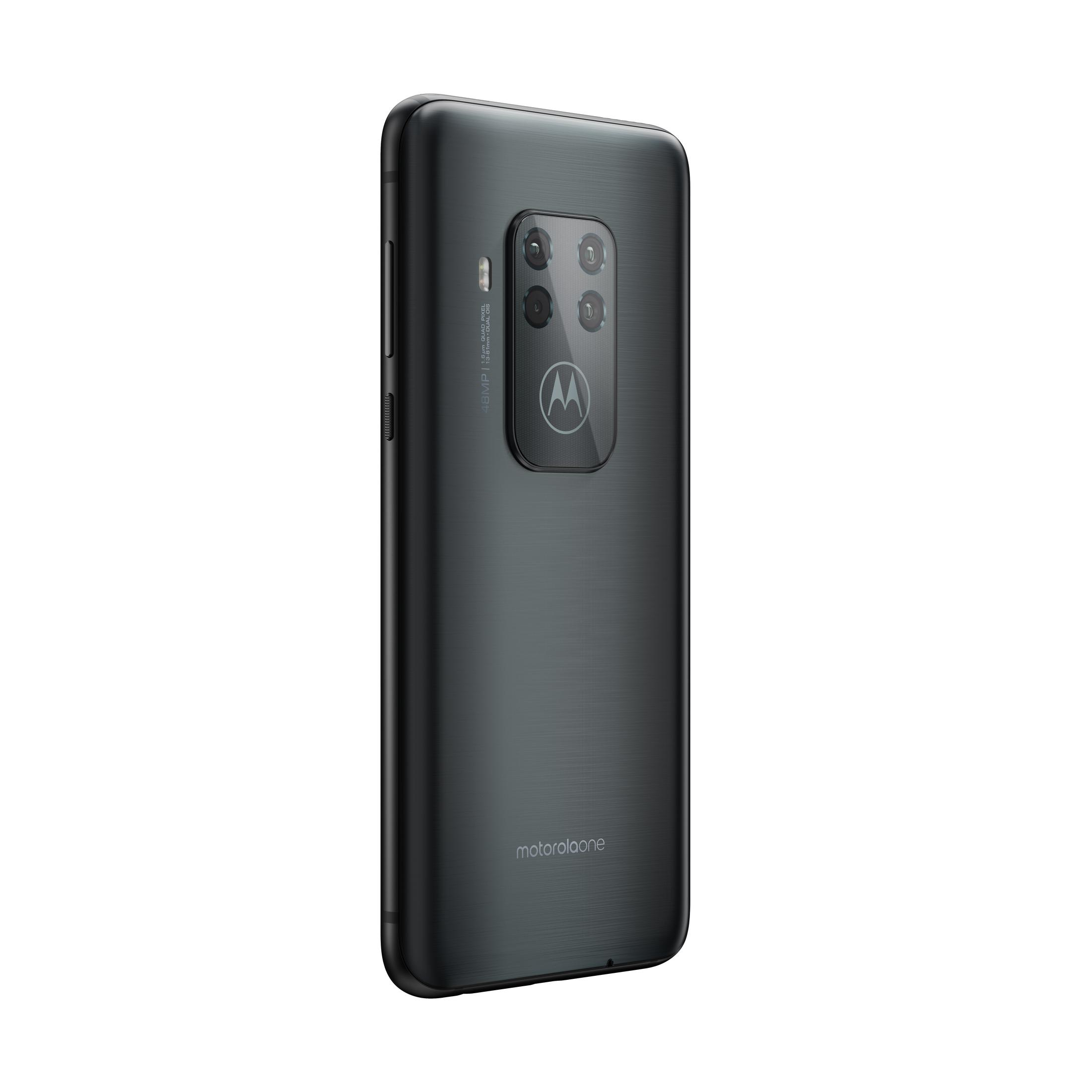 Telefono Motorola grigio scuro con array di fotocamere. Il logo Motorola è visibile.