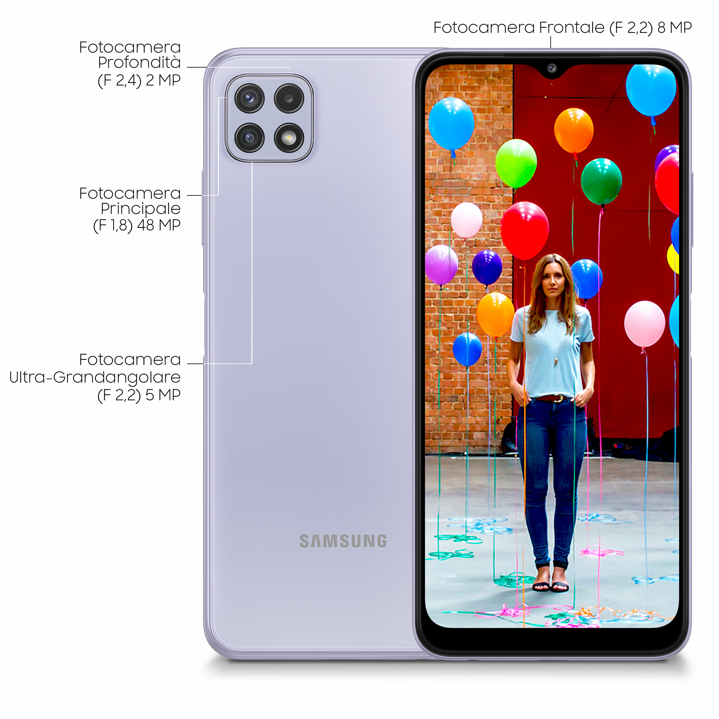 Lila Smartphone mit einer Frau in weißem Hemd und Jeans auf dem Bildschirm, Ballons im Hintergrund.