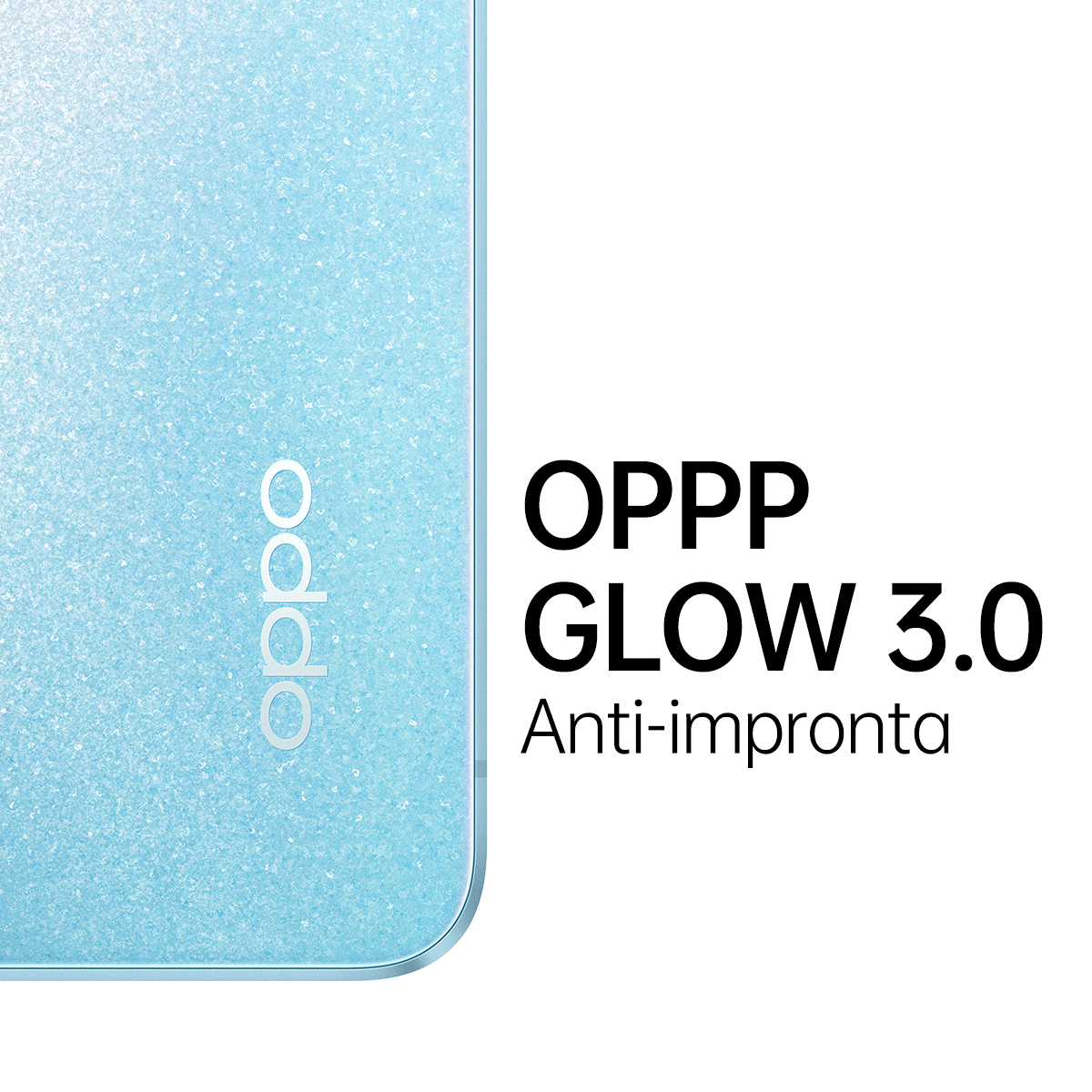 Szczegół smartfona z tekstem OPPO GLOW 3.0 i jasnoniebieską, teksturowaną powierzchnią. Białe tło.