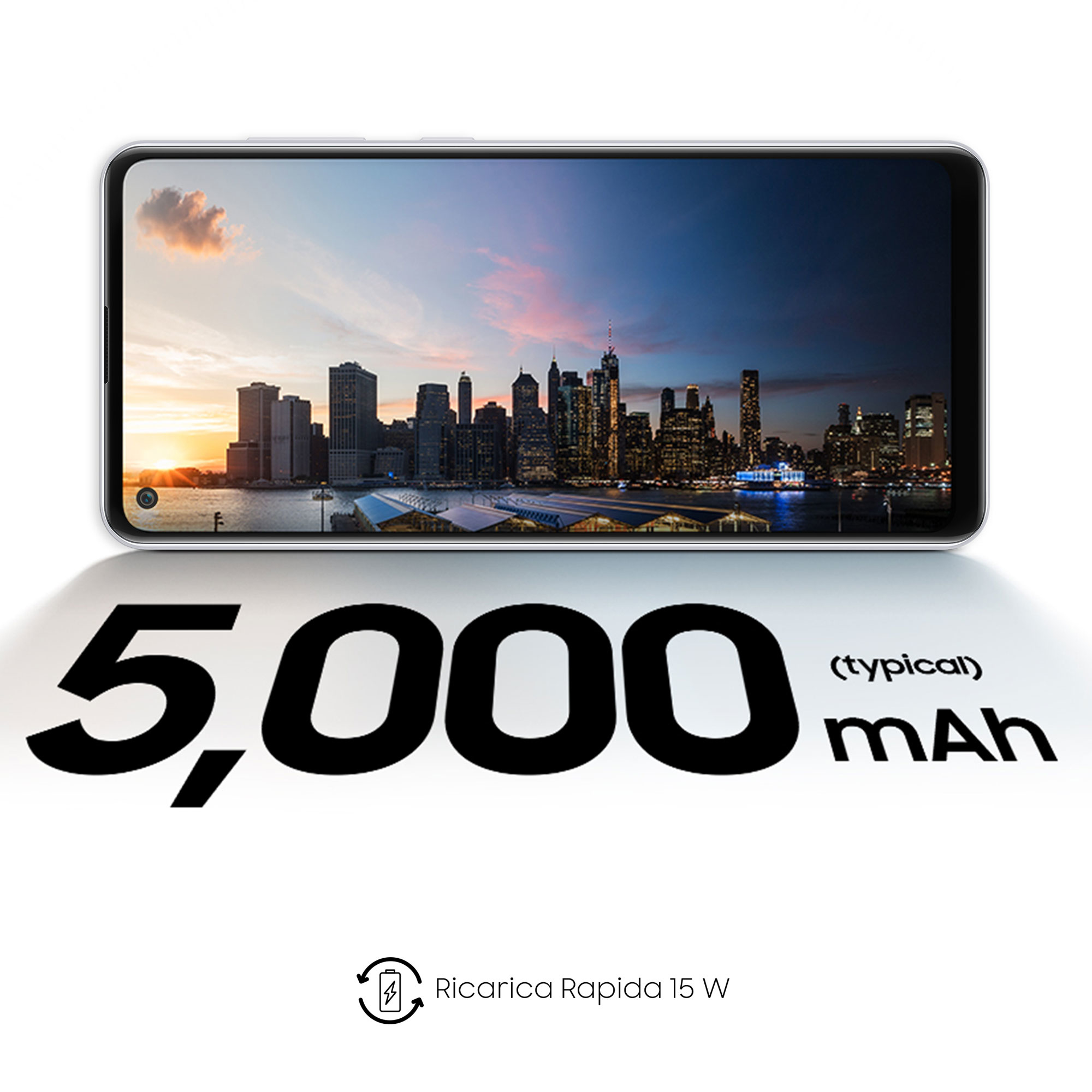 Smartphone mostrando un horizonte urbano al atardecer. Texto: 5.000 mAh. Carga rápida 15W abajo.