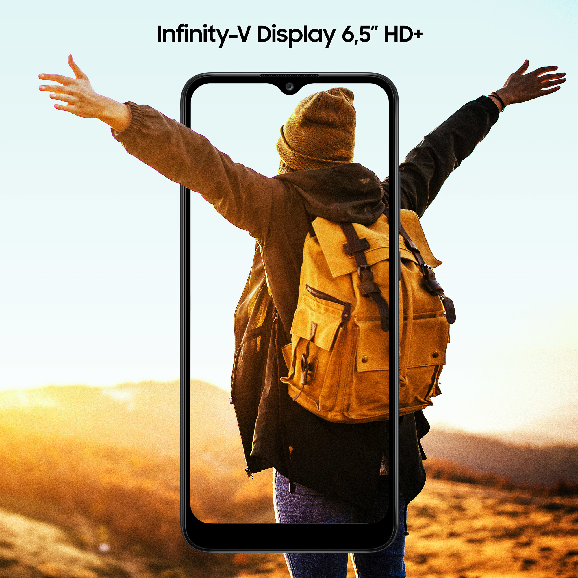 Smartphone-Bildschirm, der eine Person mit ausgestreckten Armen zeigt. Der Hintergrund ist ein Sonnenuntergang.
