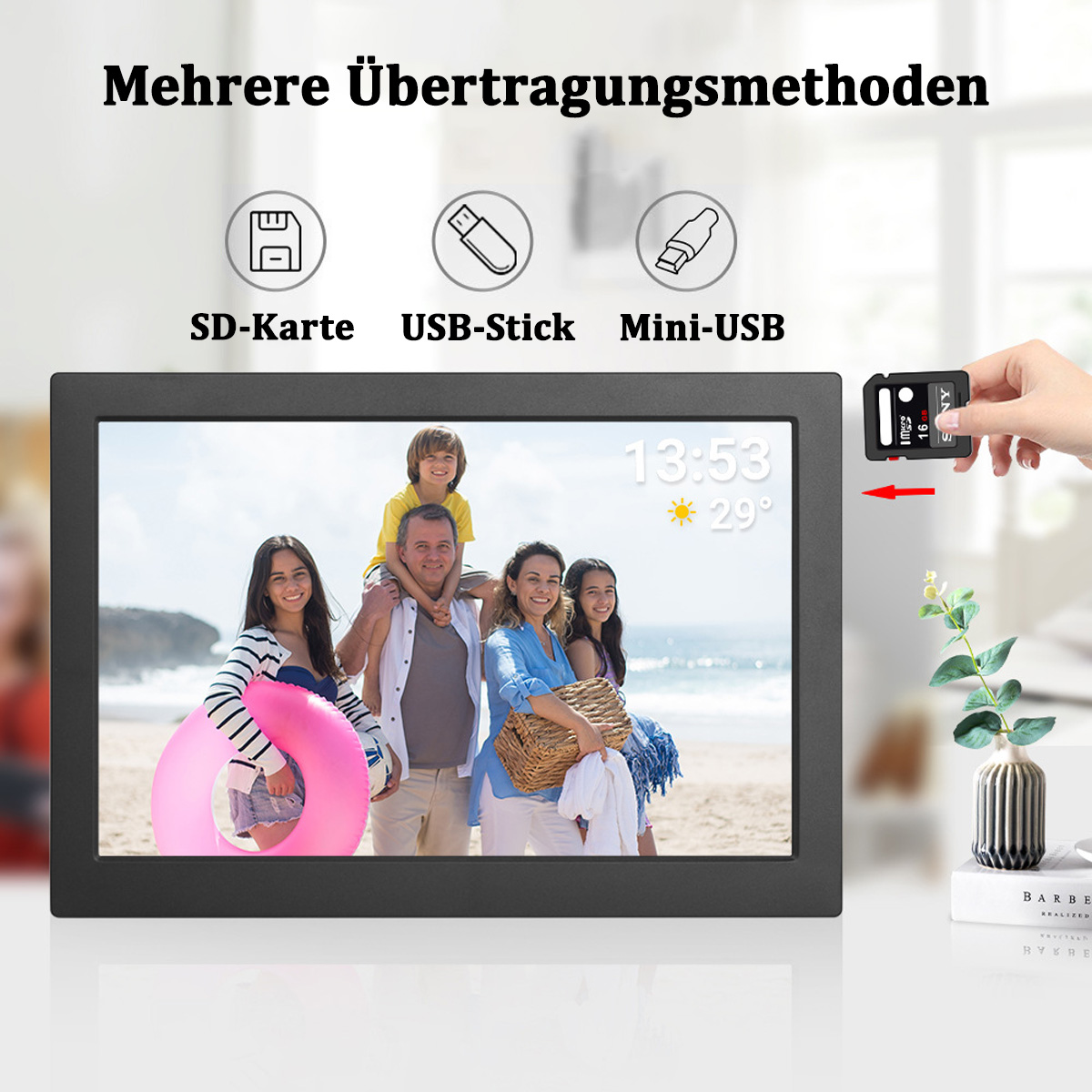 Cyfrowa ramka na zdjęcia z plażowym zdjęciem. Wyświetlane ikony karty SD, USB i mini-USB.