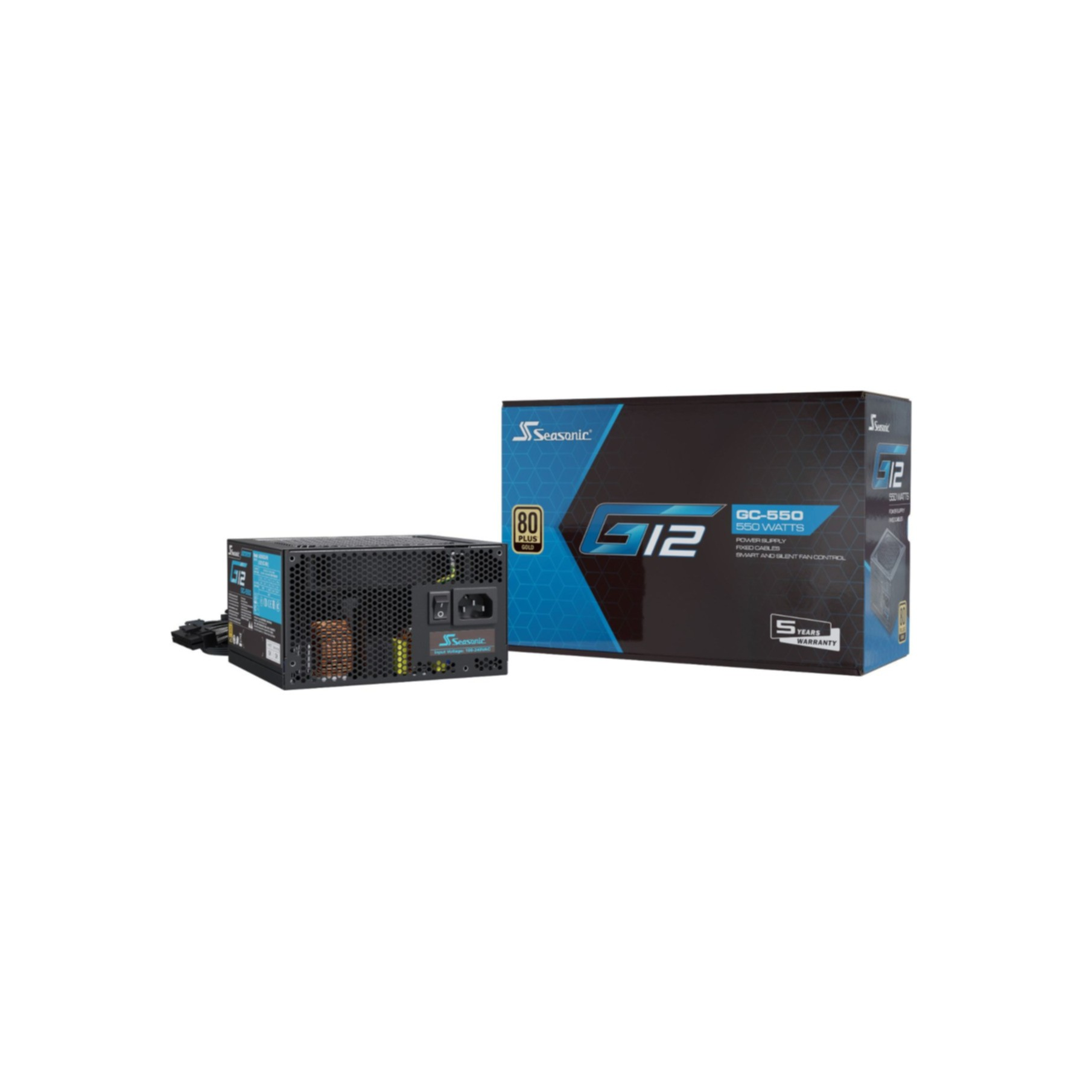 Alimentatore Seasonic G12 e scatola. PSU nero, scatola blu con testo. Sfondo bianco.