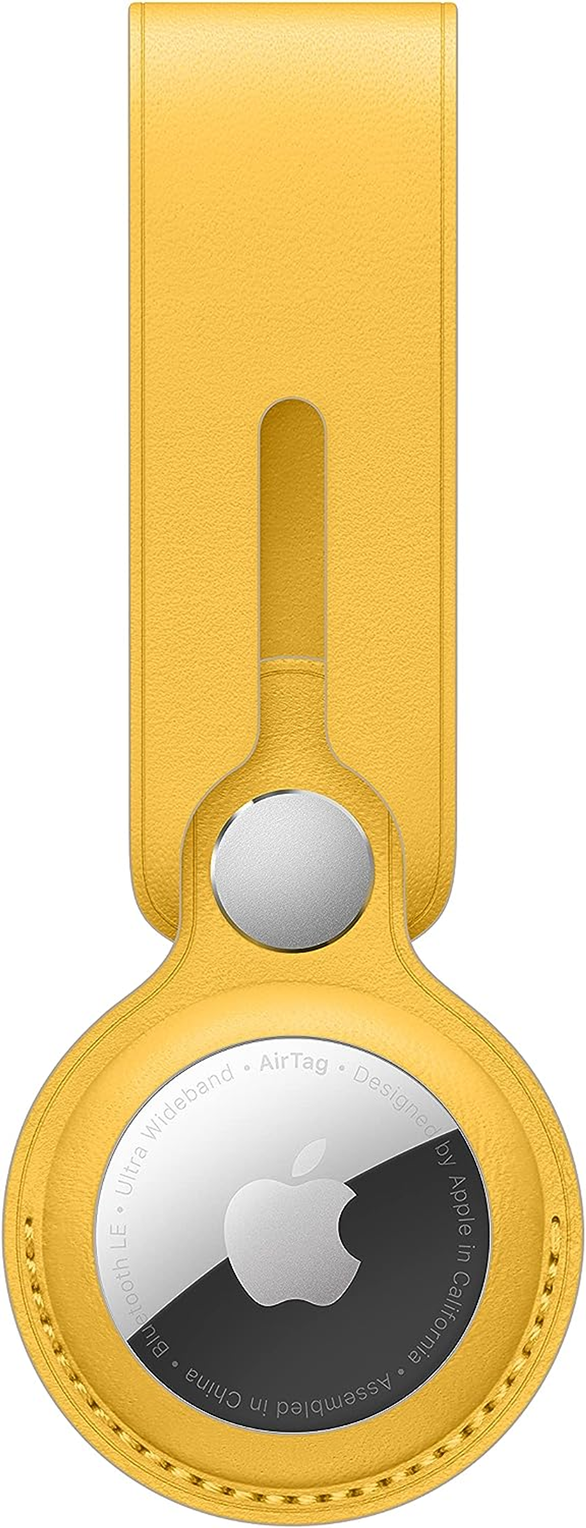 AirTag giallo con anello in pelle attaccato. Il logo Apple è visibile.