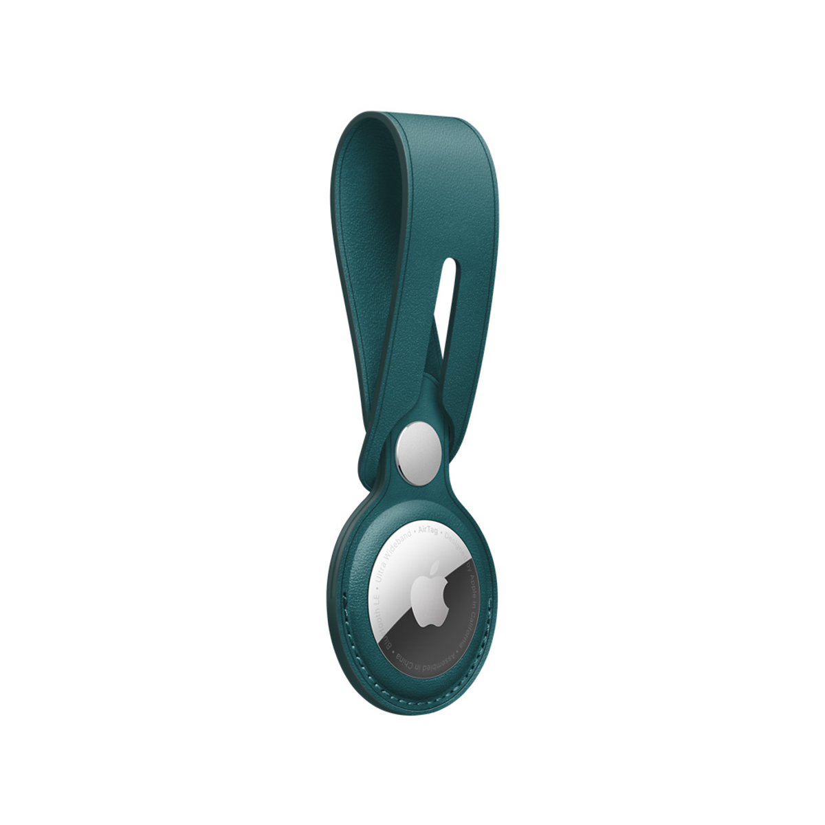 Türkisgrüner Leder-AirTag-Halter. Der Halter ist mit dem AirTag verbunden, das ein silbernes Apple-Logo hat.