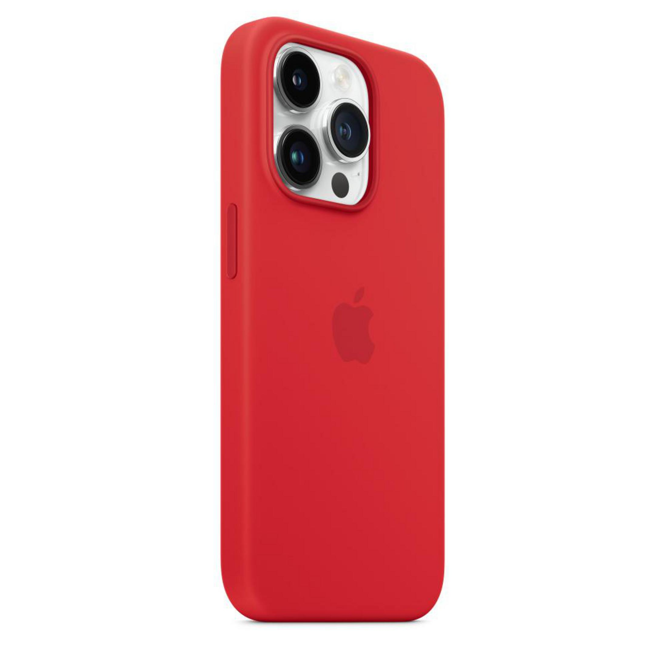 Een rode iPhone-hoes met drie cameralenzen en het Apple-logo. De hoes bedekt de achterkant.