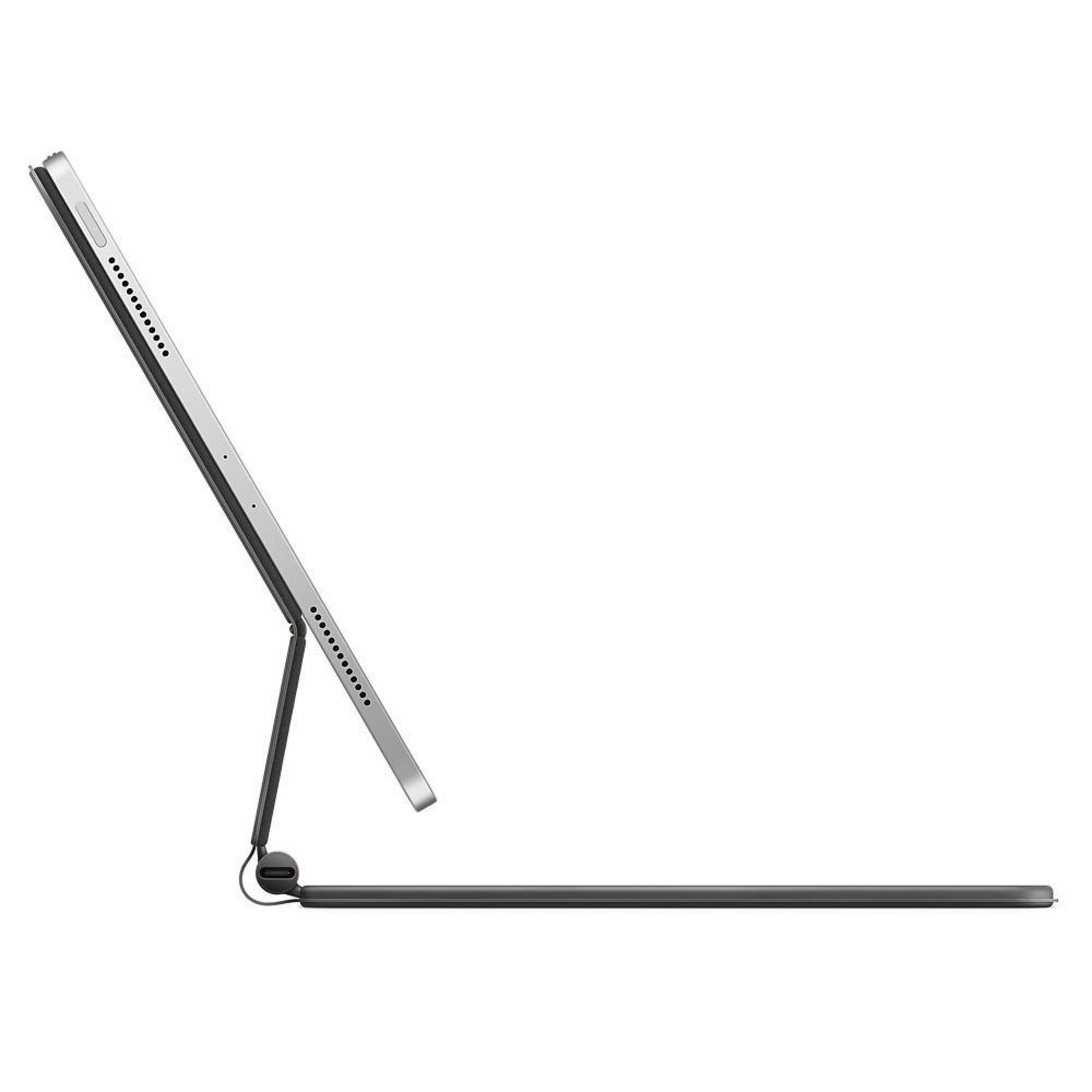 Ein silbernes Tablet mit Tastaturständer, von der Seite gesehen.