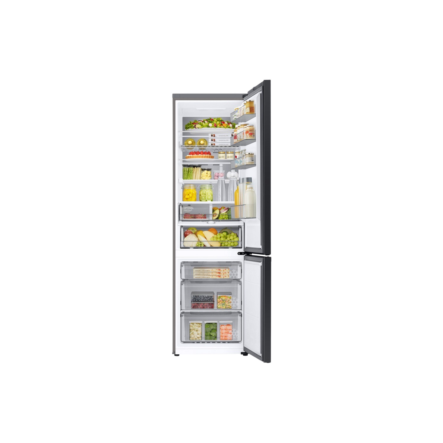 Interior de un refrigerador con la puerta abierta, que muestra estantes con alimentos.