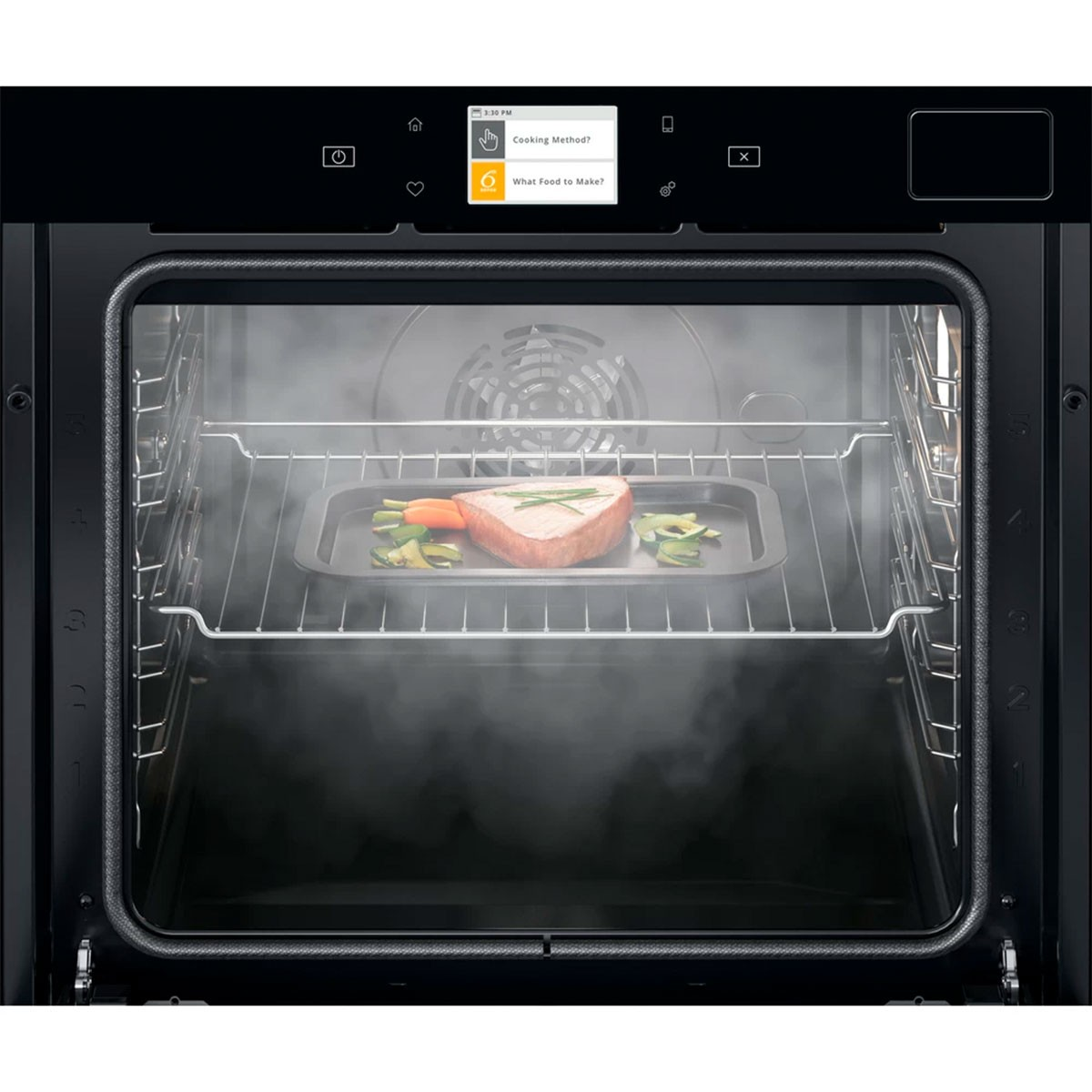 Interior del horno con comida en bandeja, vapor presente. Panel superior con método de cocción y ajustes.