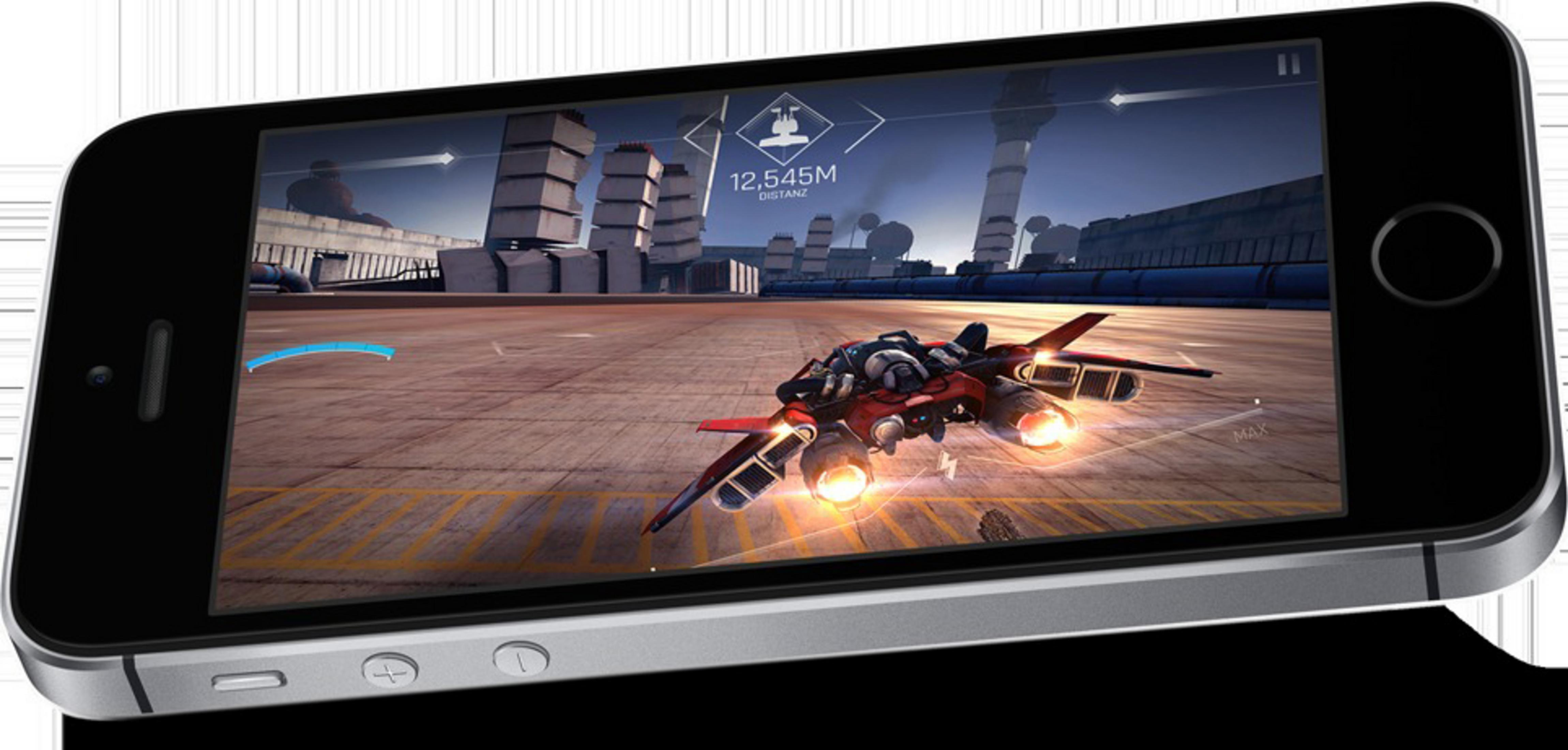 Smartfon wyświetlający grę wyścigową z futurystycznym odrzutowcem lecącym na torze.