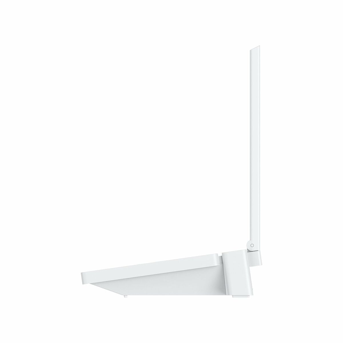 Un router bianco con un'antenna alta e sottile, leggermente inclinata verso l'alto, visto di lato su sfondo bianco.