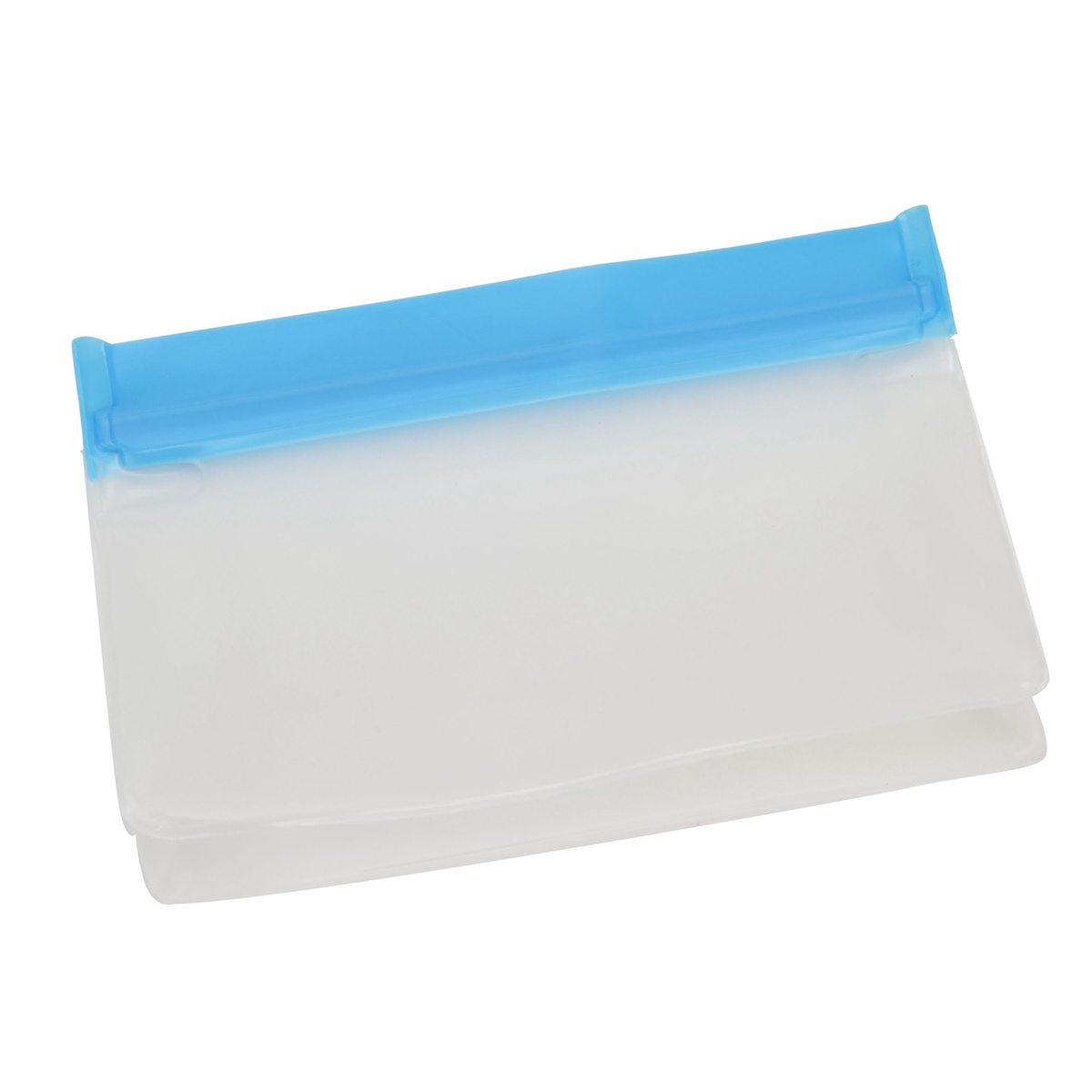 Eine transparente wasserdichte Tasche mit blauem Verschluss, geeignet zum Schutz von Gegenständen.