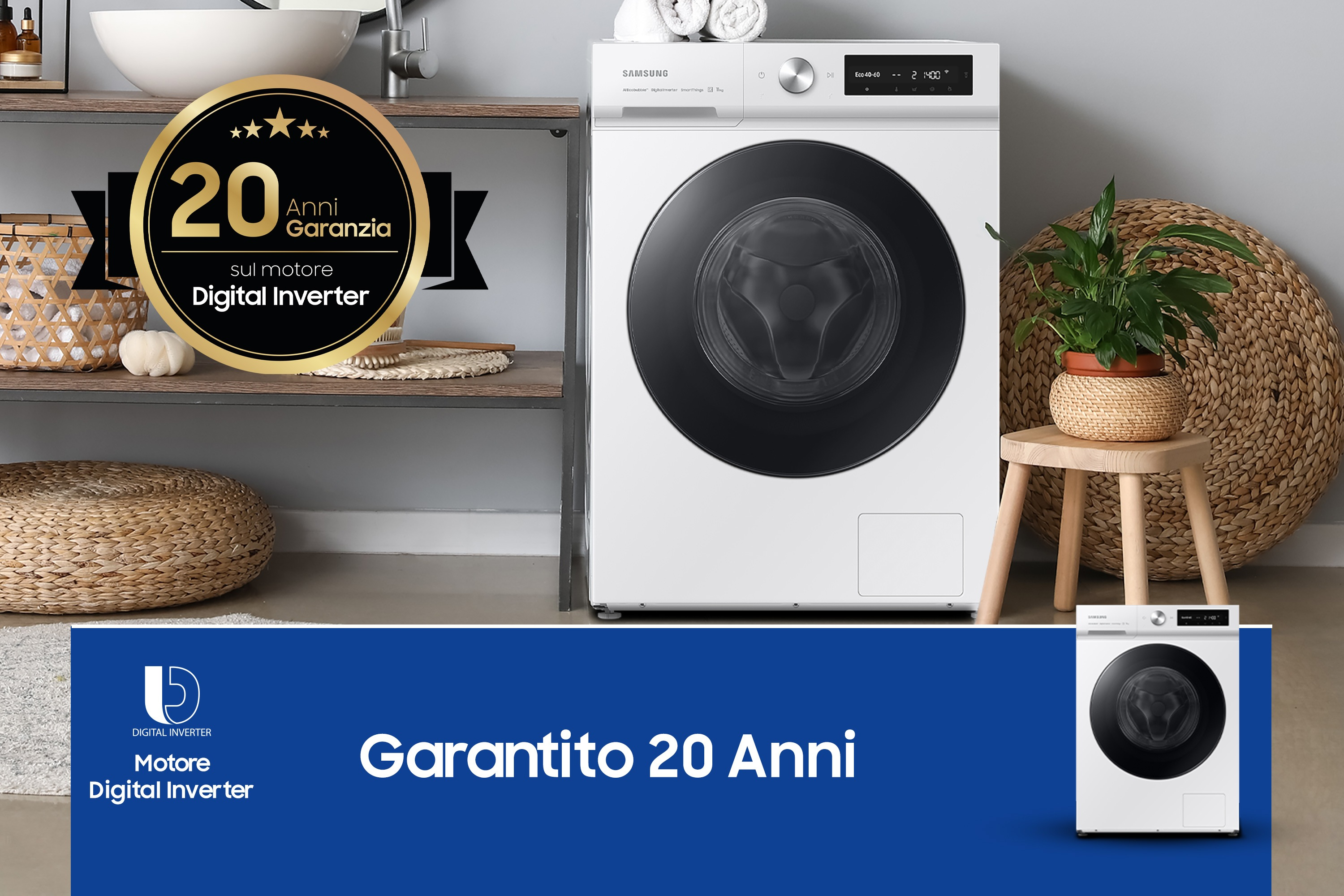 Una lavadora blanca con una cesta de lavandería, planta y alfombra decorativa. Logo Samsung visible.