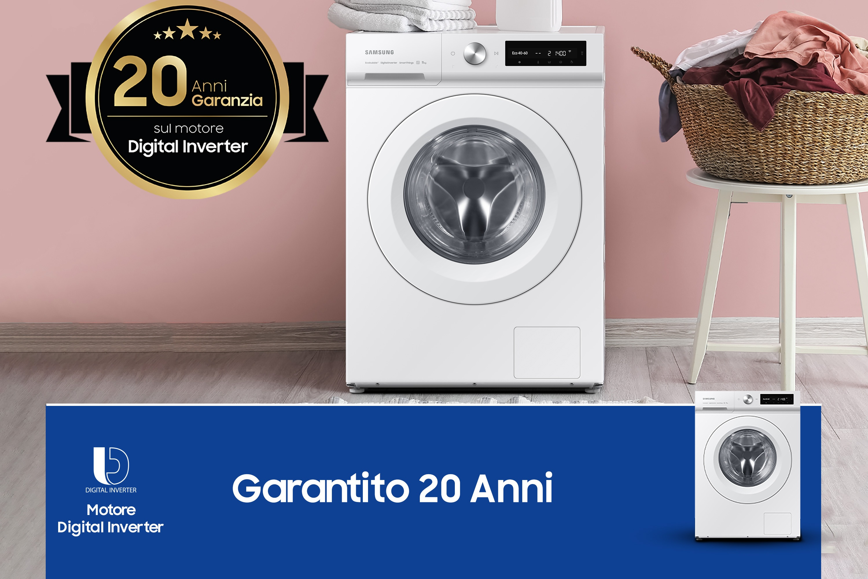 Lavatrice bianca, cesto portabiancheria e banner garanzia 20 anni.