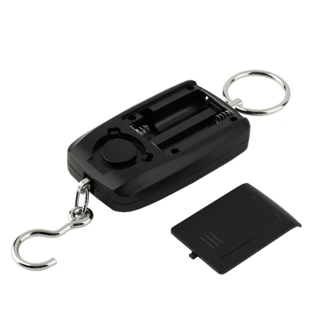 Schwarze Digitalwaage mit Haken und offenem Batteriefach. Deckel separat. Weißer Hintergrund.