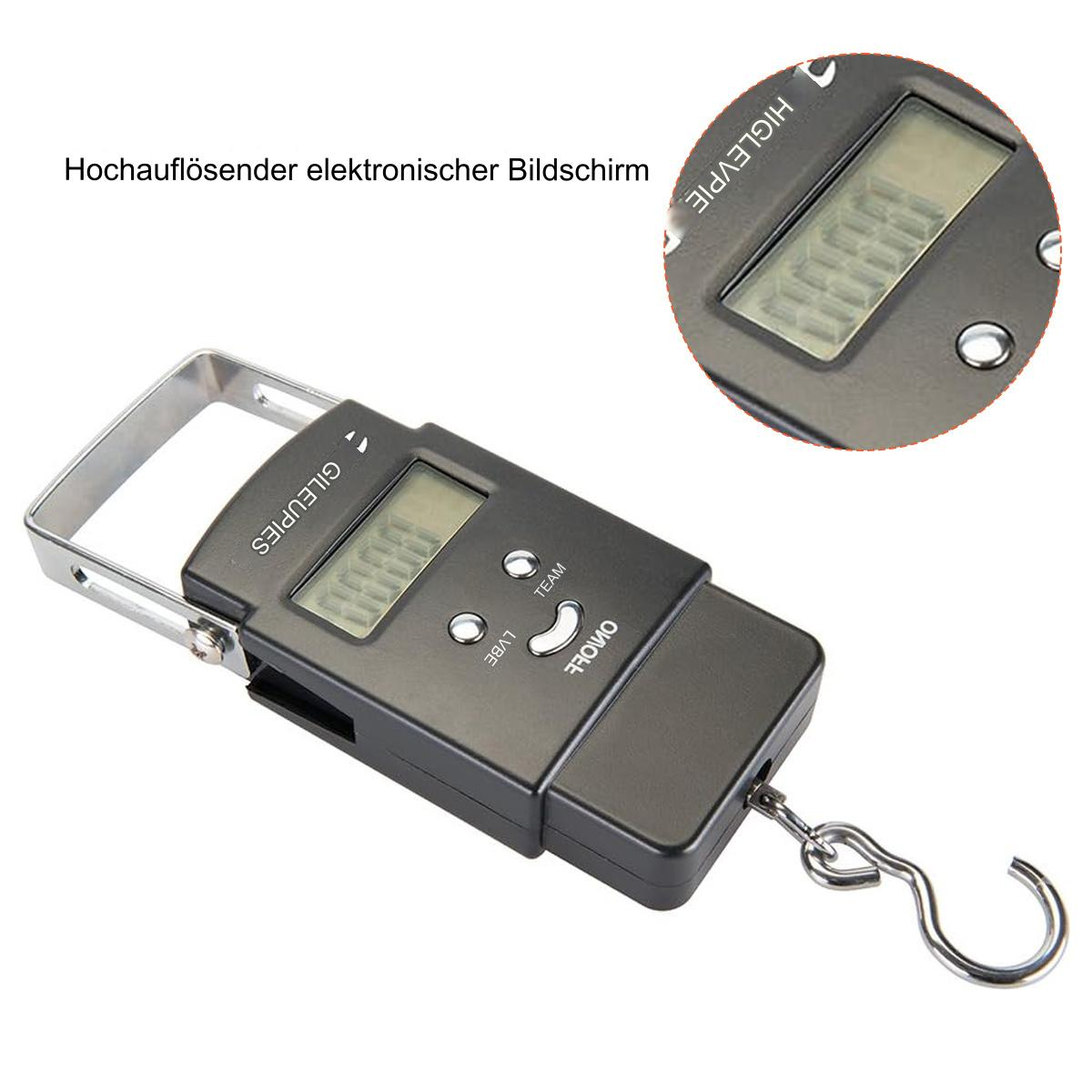 Eine digitale Waage, schwarz mit silbernem Haken und Display. Der Bildschirm zeigt Zahlen an.