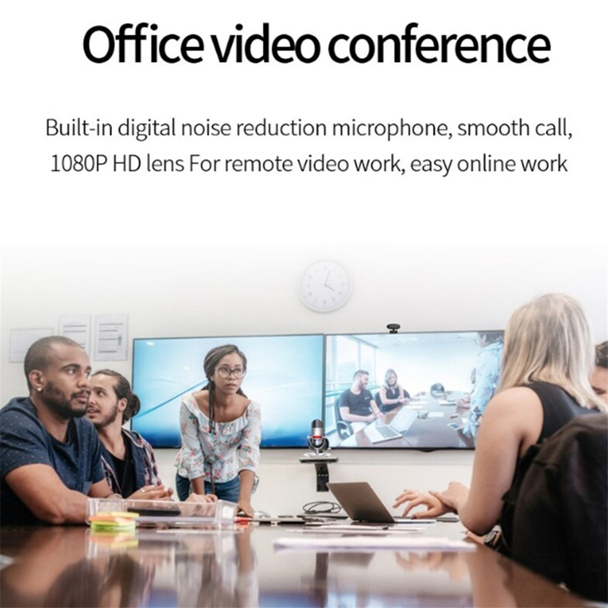 Büro-Videokonferenz mit Personen an einem Tisch. Zwei Bildschirme zeigen andere Teilnehmer.