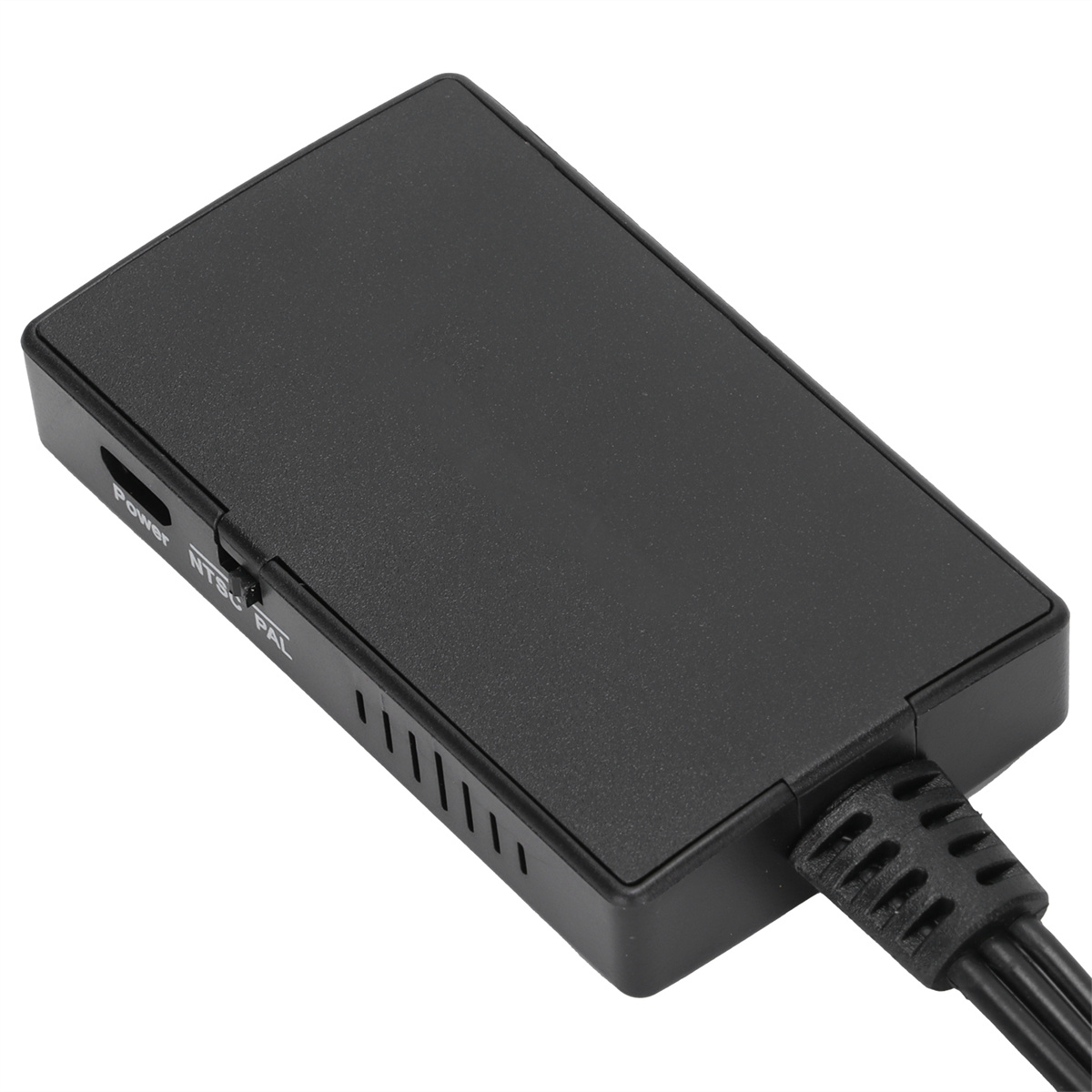 Schwarzes rechteckiges Gerät mit Power-, NTSC/PAL-Beschriftungen und Netzkabel.