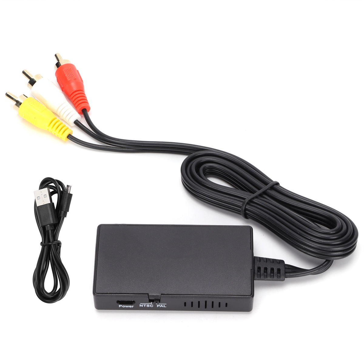 Schwarzes Gerät mit drei farbigen Kabeln, die mit einer schwarzen Box verbunden sind. Ein USB-Kabel ist ebenfalls angeschlossen.