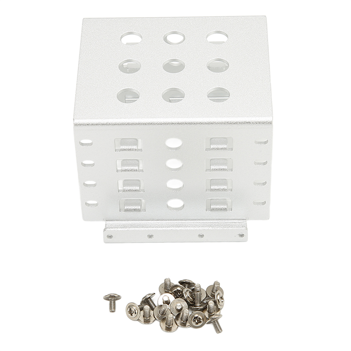 Silberner Metallwürfel mit Löchern und Schrauben.