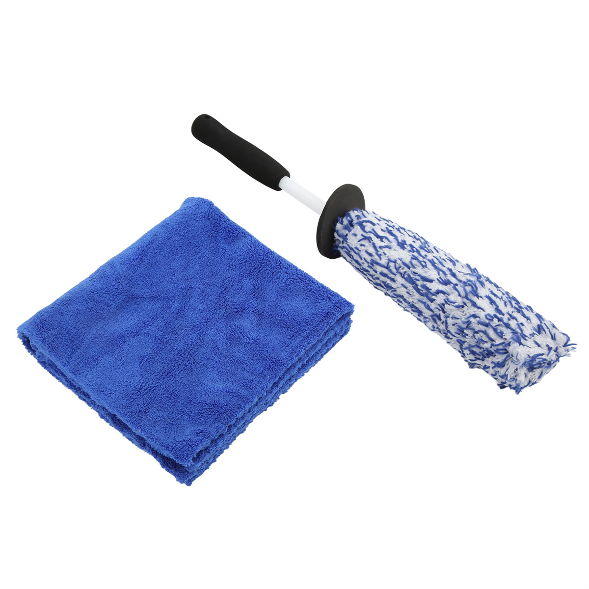 Blaues Mikrofasertuch und ein Autopflege-Werkzeug mit weißer und blauer Mikrofaser.
