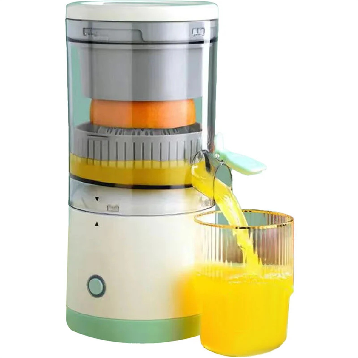Entsafter. Klarer Behälter mit Orange. Saft fließt in ein Glas.