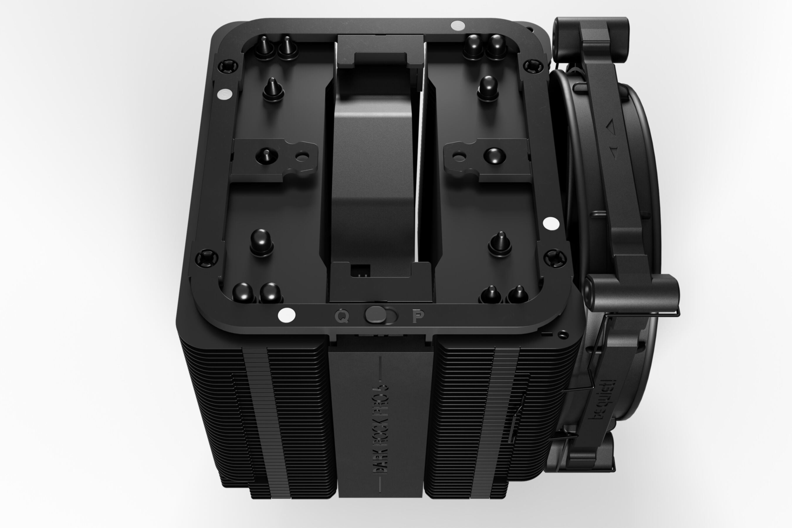 Czarny cooler CPU z góry. Ma duży radiator i wentylator, widoczna jest marka.