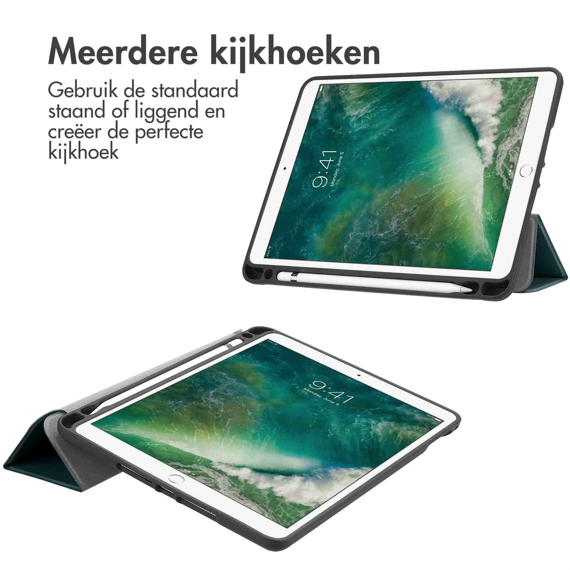 Tablet in custodie protettive, uno aperto, uno chiuso, con testo in olandese.
