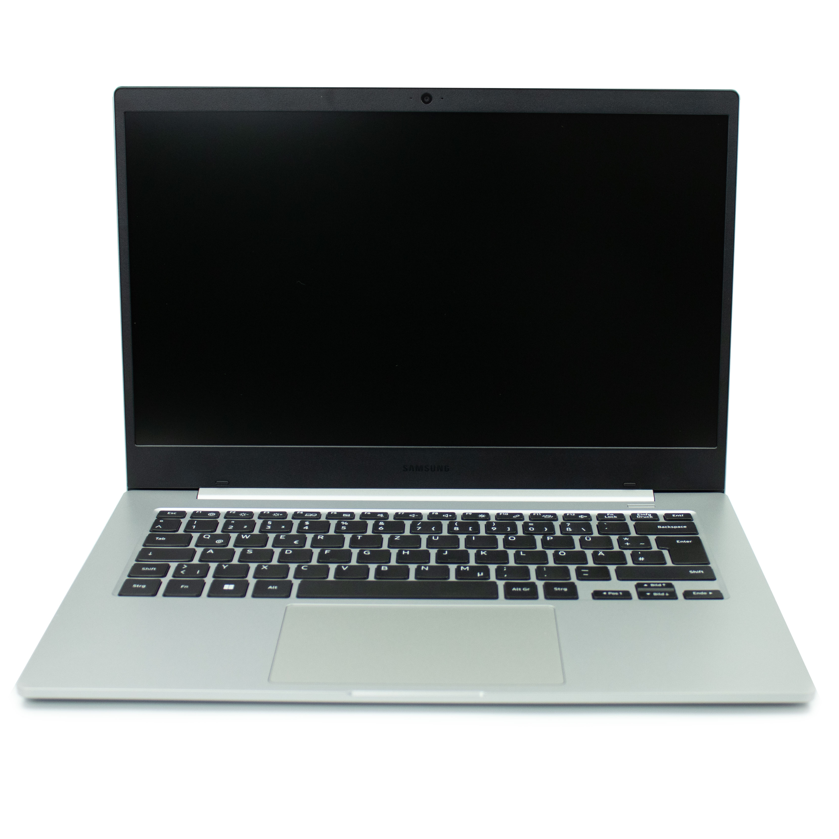 Silberner Laptop mit schwarzem Bildschirm und Tastatur, vor weißem Hintergrund.