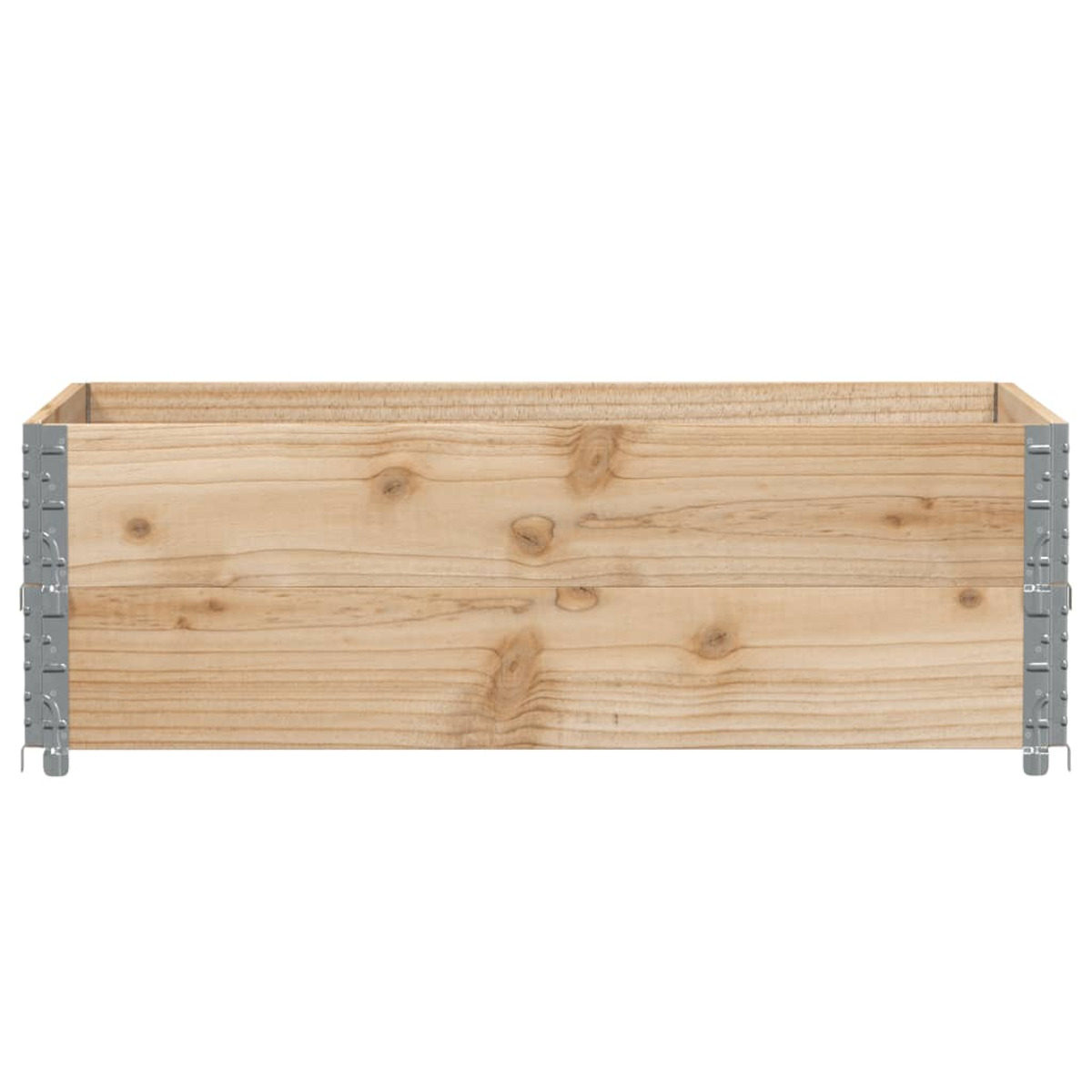 Rechteckige Holzkiste mit Metallwinkeln. Die Kiste ist hellbraun.