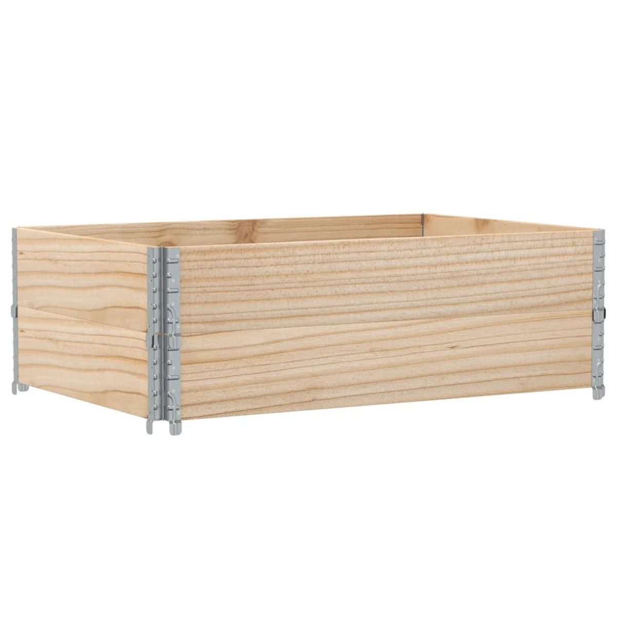 Holzkiste, rechteckige Form. Naturholzfarbe. Eckwinkel aus Metall. Einfaches Design.
