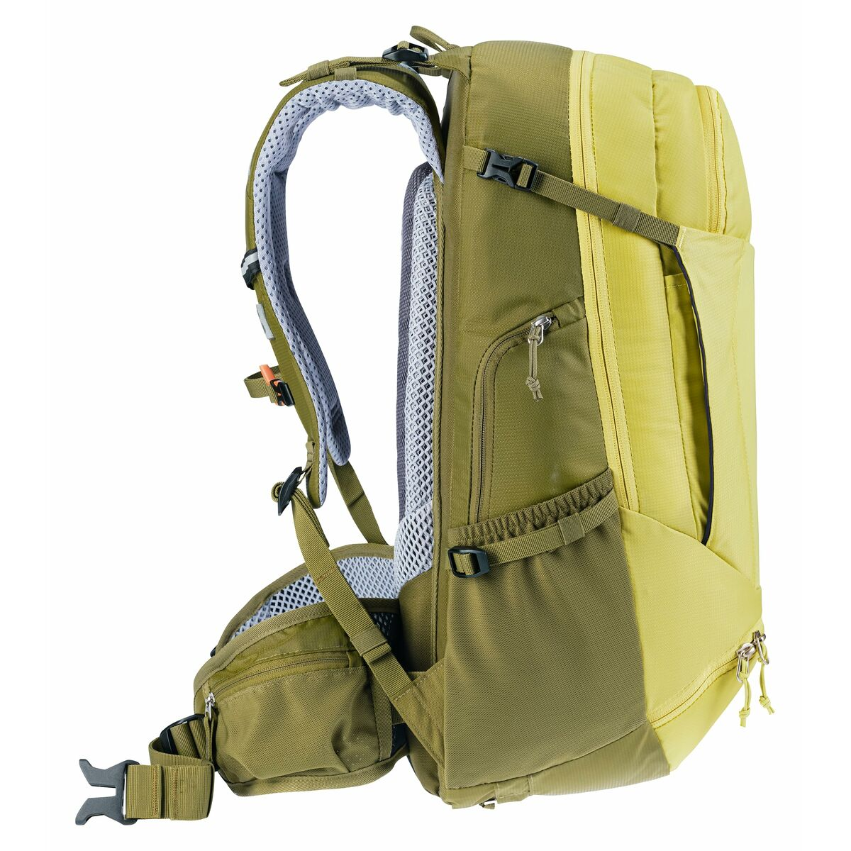 Seitenansicht eines Rucksacks mit grün-gelbem Farbschema, mehreren Taschen und Gurten.