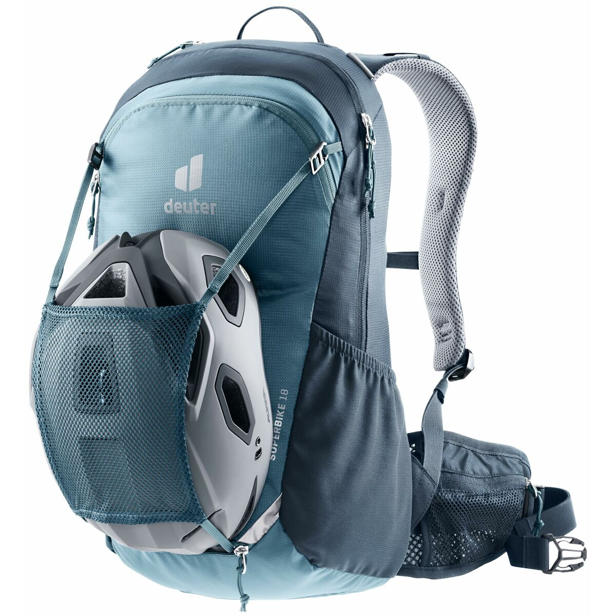 Blauer Rucksack mit Helm in einer Netztasche, weißer Hintergrund.