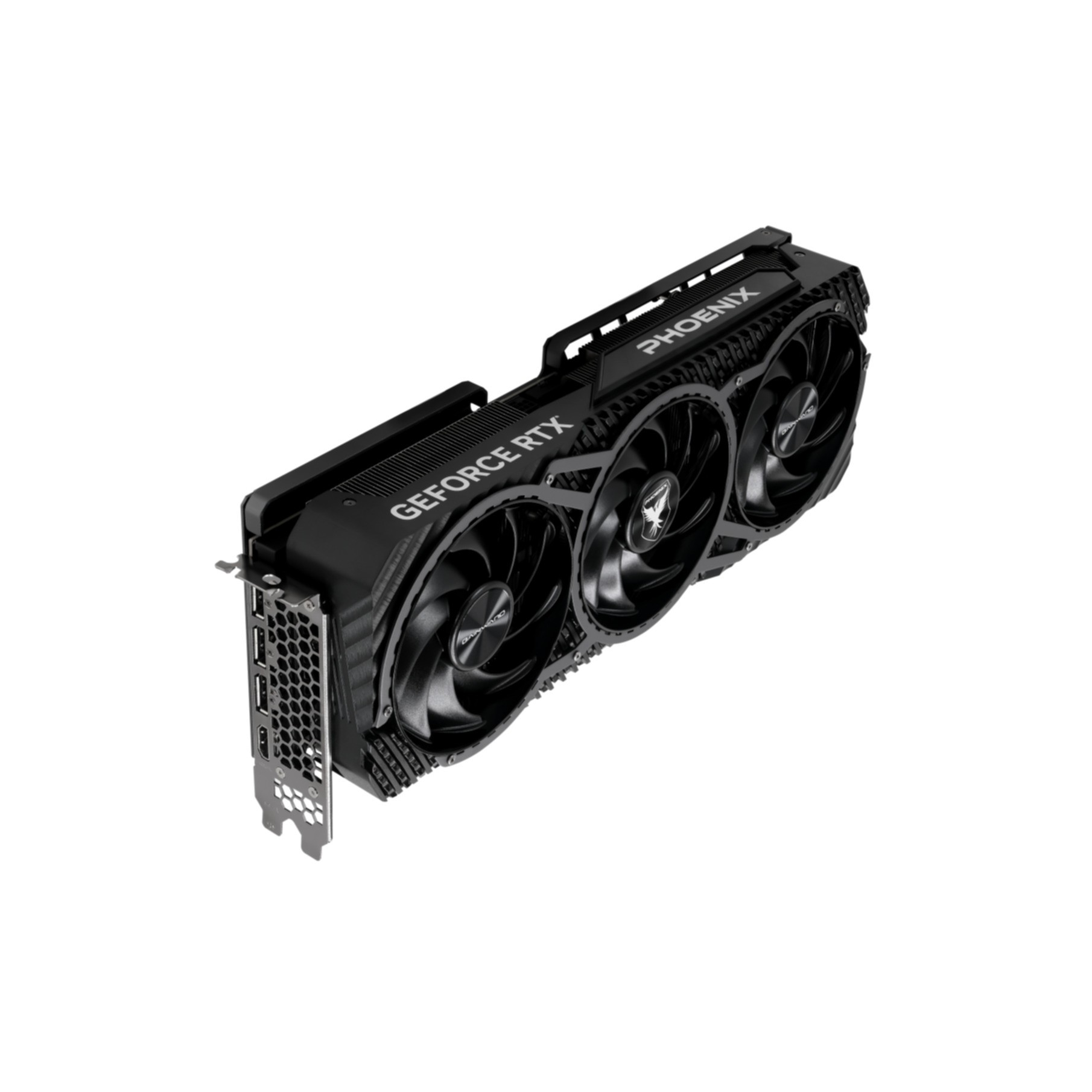 Scheda grafica nera con tre ventole e un telaio in metallo nero. Il testo "GEFORCE RTX" è visibile.