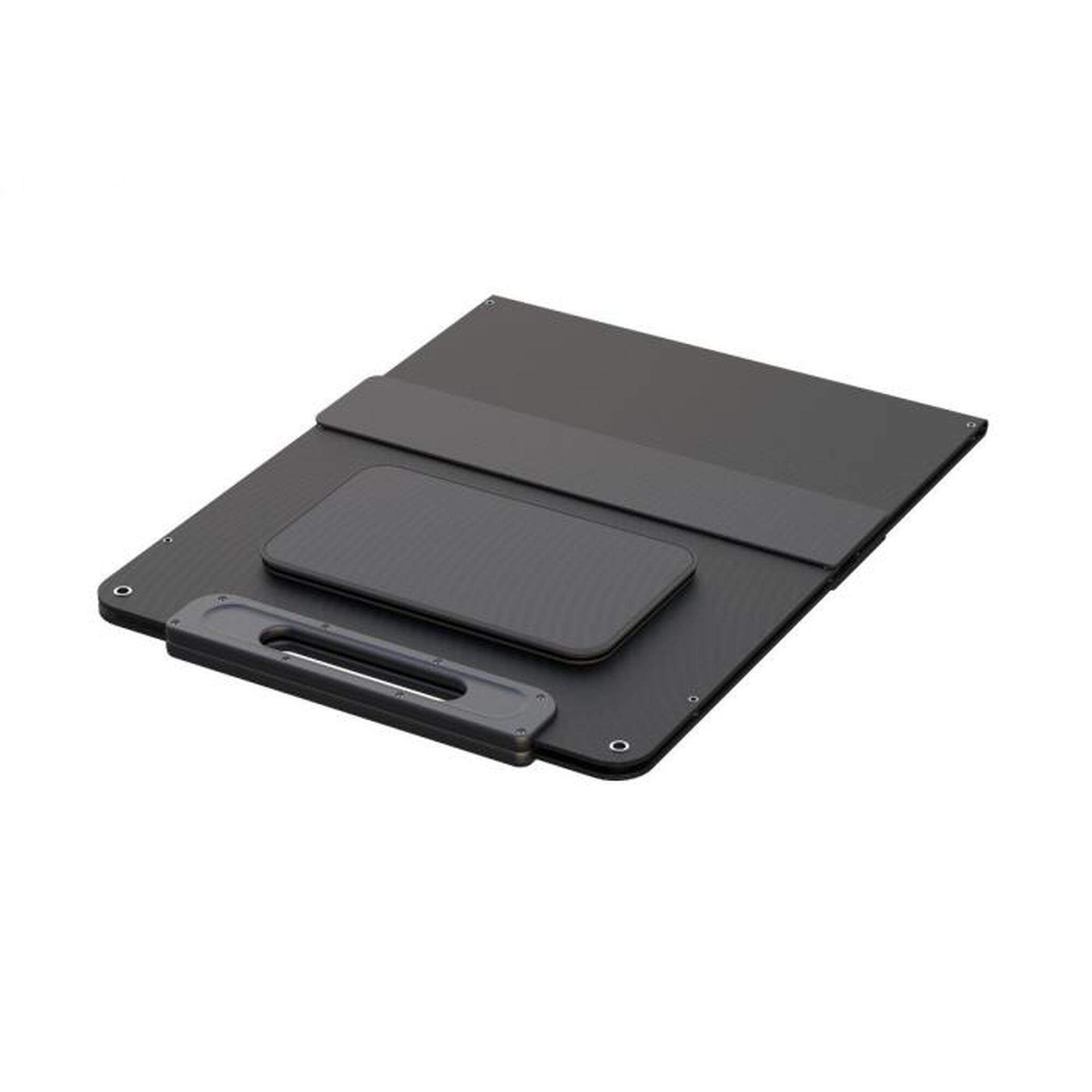 Czarna walizka transportowa z uchwytem i prostokątem na górze.