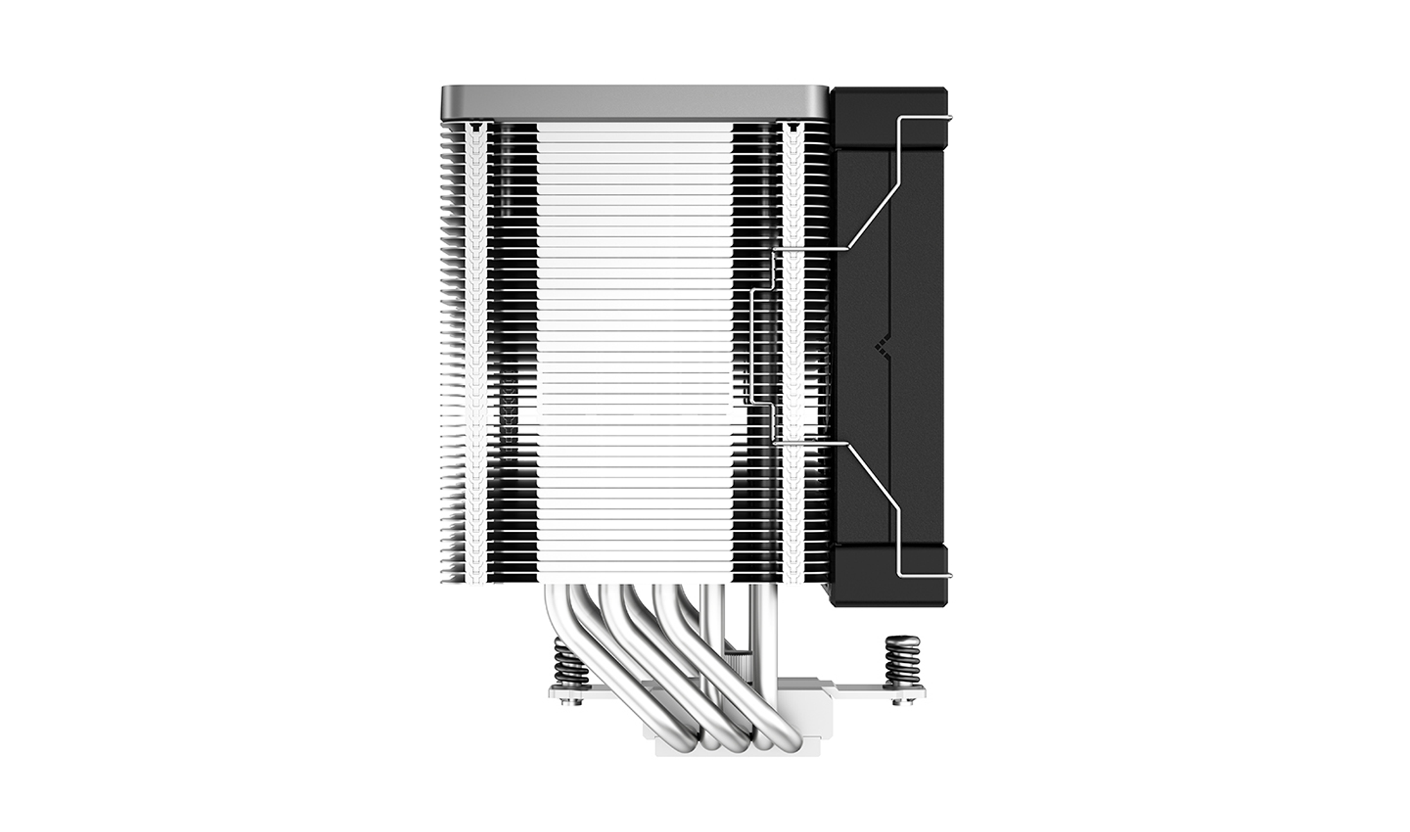 Un dissipatore CPU per computer argentato con multiple alette e tubi di calore, su sfondo bianco, visto lateralmente.